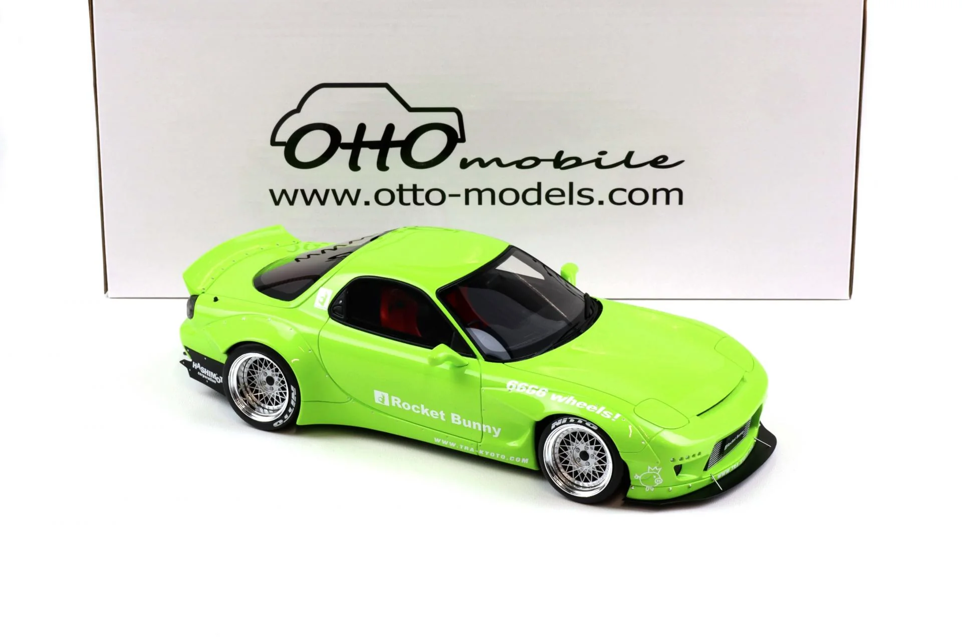 Otto 1994 Mazda RX7 FD3S Rocket Bunny Aero (V1) 2015 Pearl Green 1:18 - Image 2