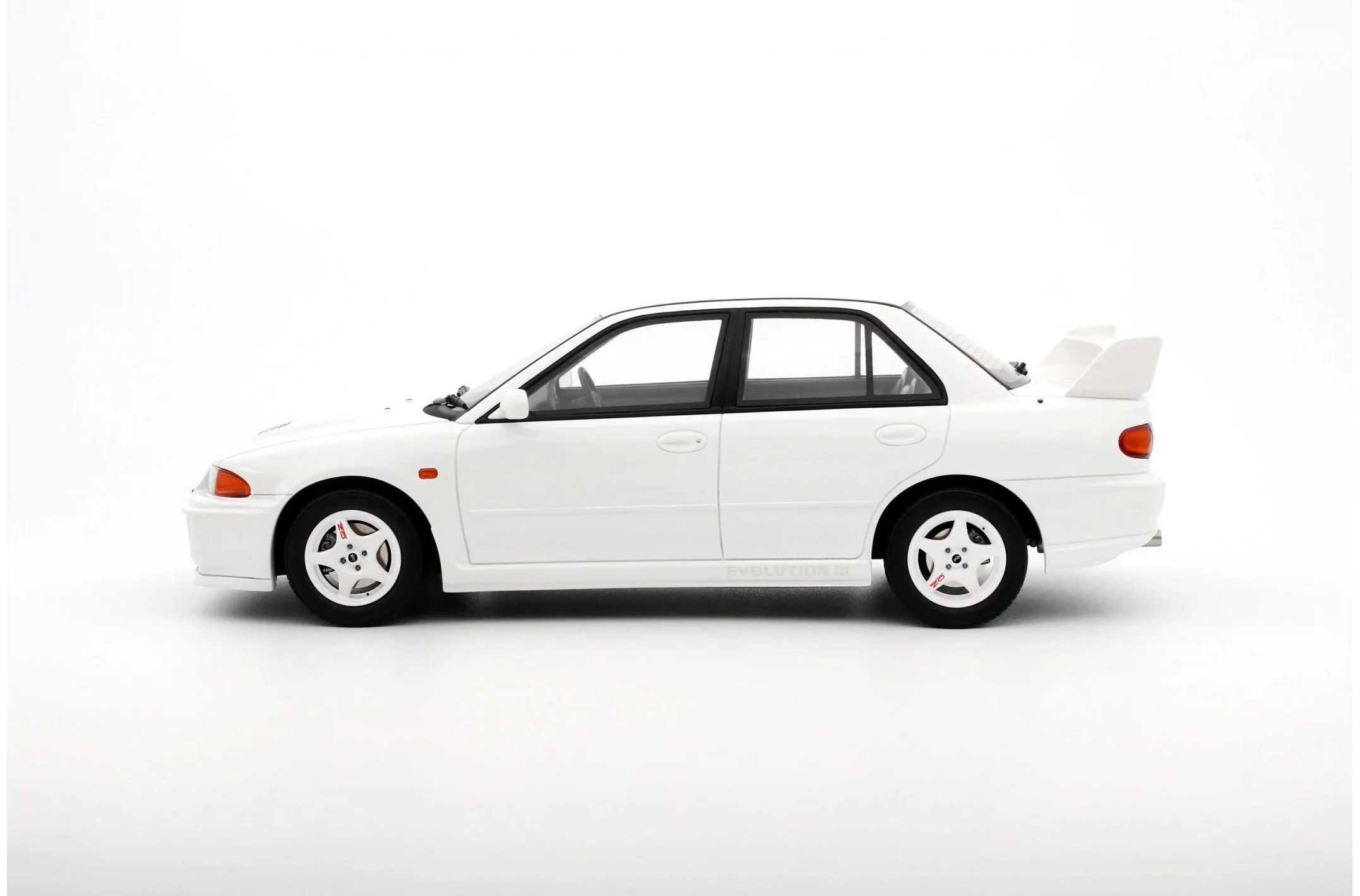 Otto 1995 Mitsubishi Lancer EVO III Hardtop White 1:18 RESIN, SEALED - Image 3