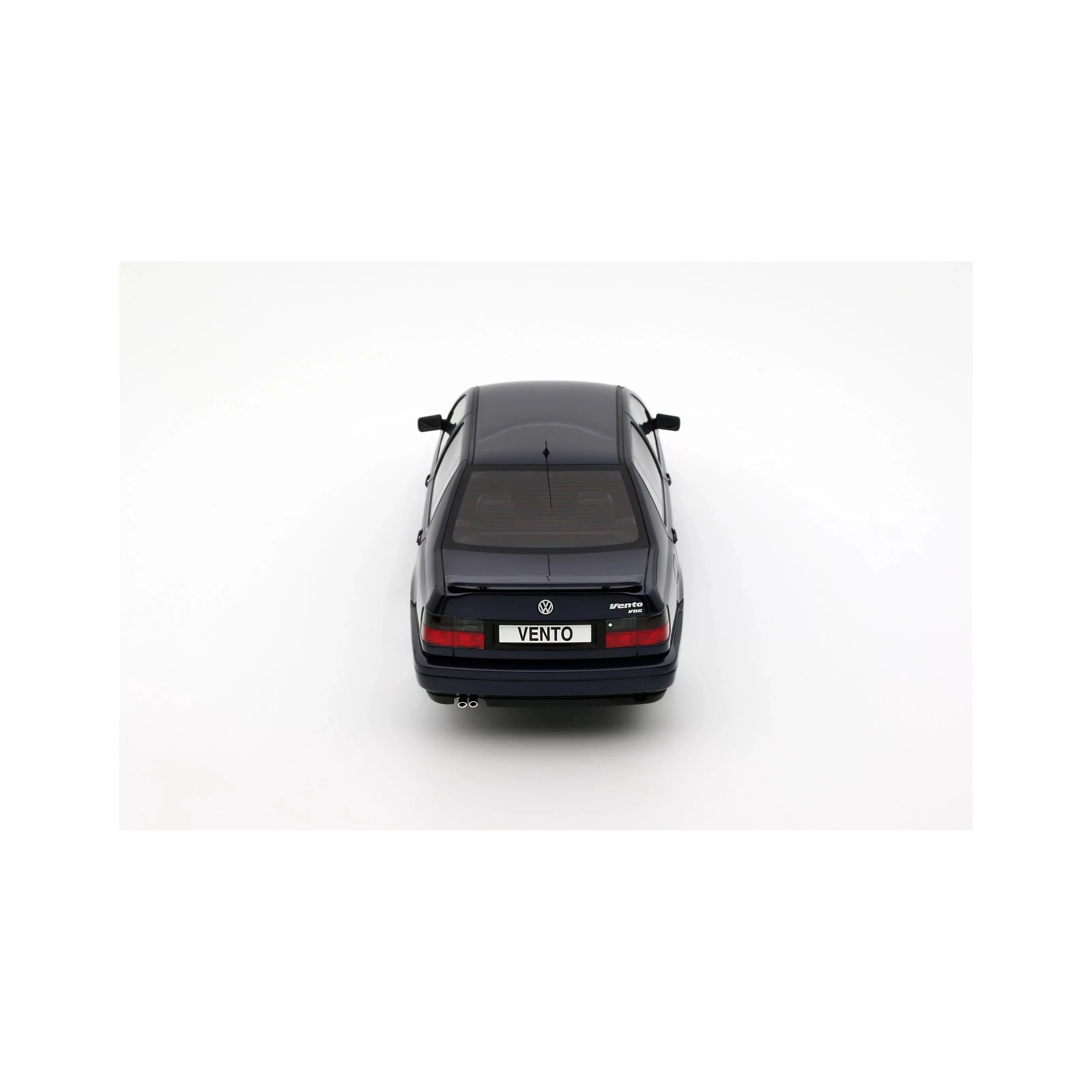 Otto 1996 Volkswagen Vento (Jetta) VR6 MK III Mystic Blue Pearl 1:18 - Image 12
