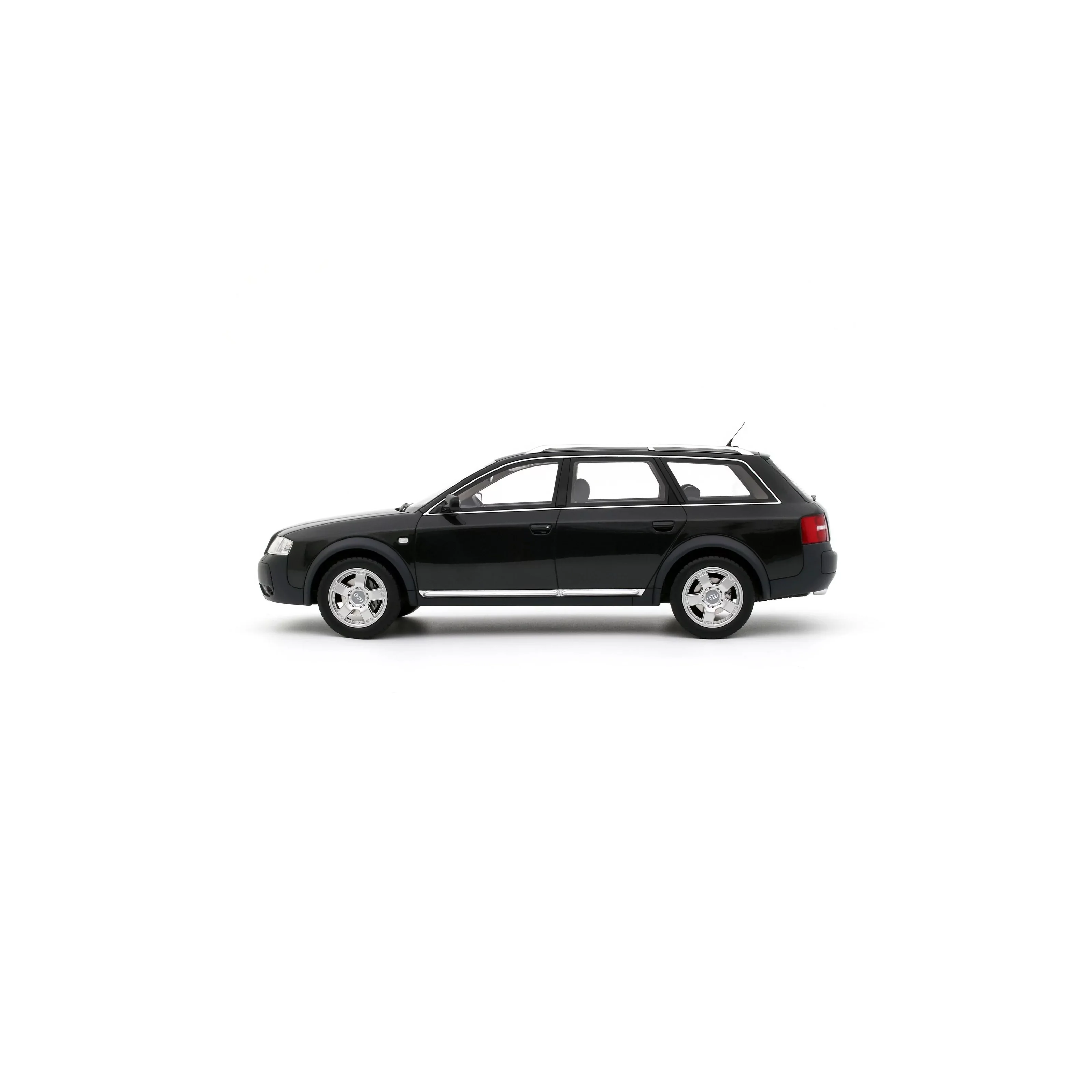 Otto 2000 Audi A6 (C6) Allroad Quattro Avant Brilliant Black 1:18 - Image 3