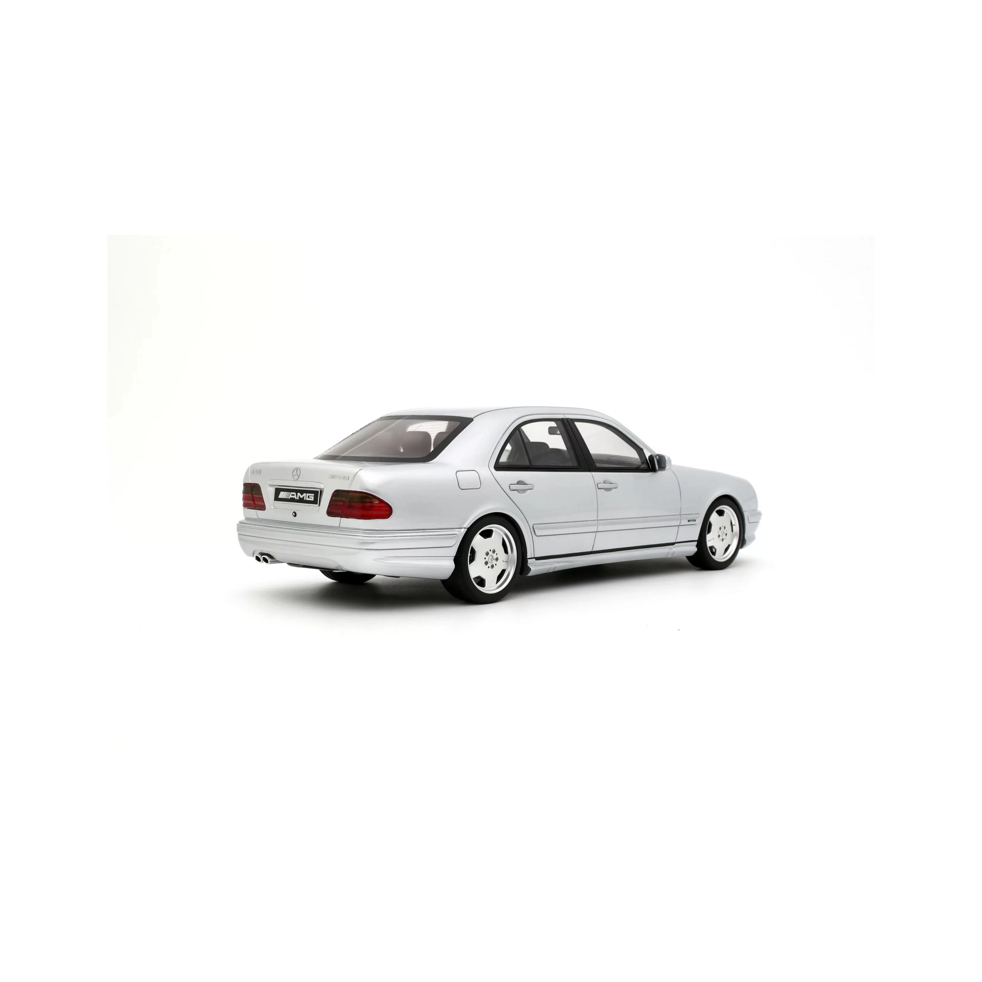 Otto 2001 Mercedes-Benz E55 AMG W210 Brilliant Silver 744 1:18 - Image 5