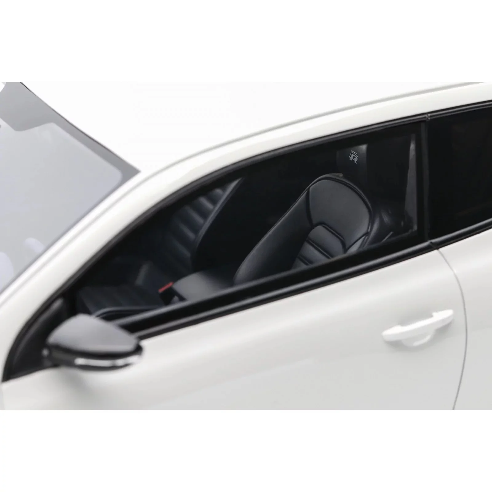 Otto 2008 Volkswagen Scirocco 3 R (MK3) Phase 1 Candy White LB9A 1:18 - Image 11