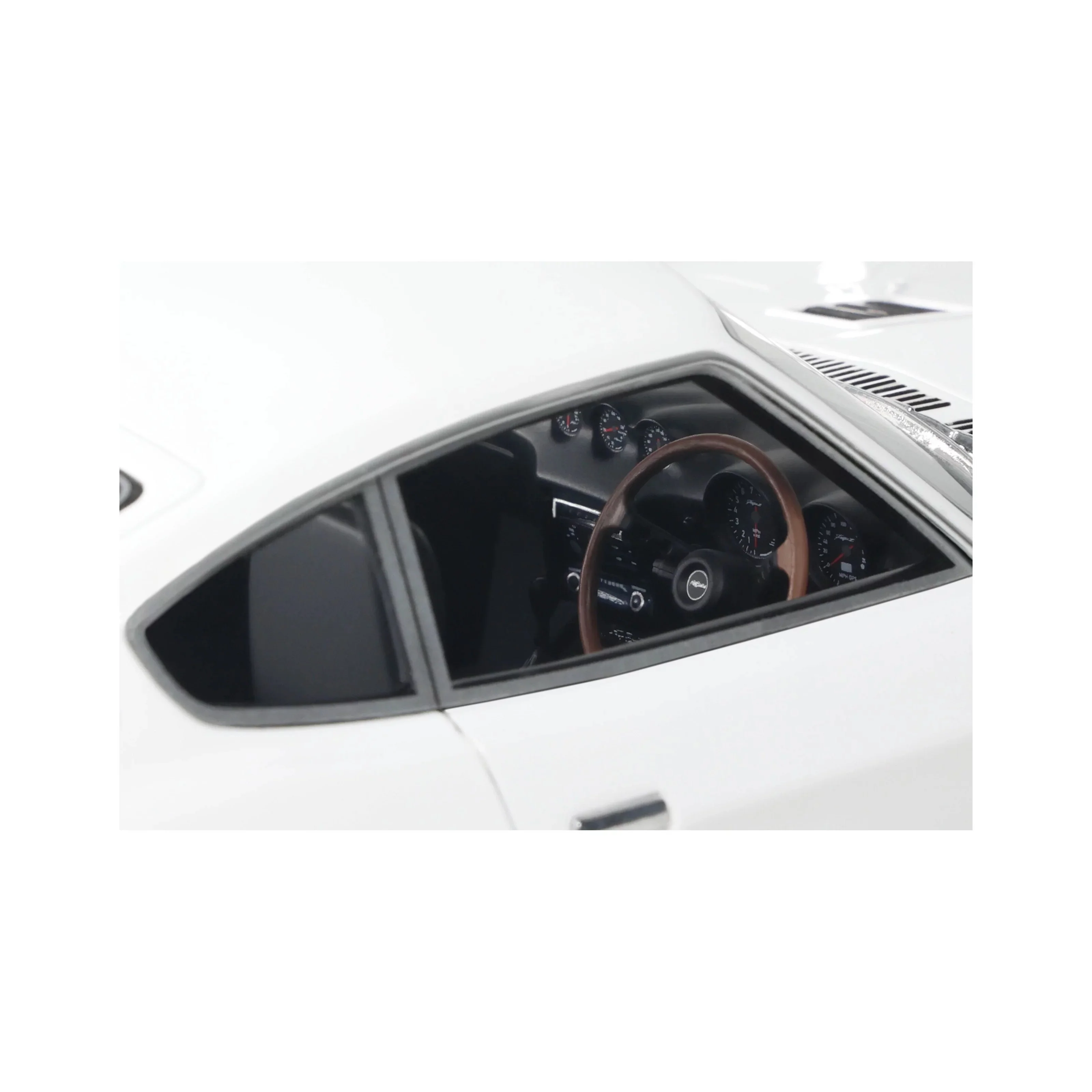 Otto 2015 Nissan Fairlady 240 Z Pandem White 1:18 - Image 11