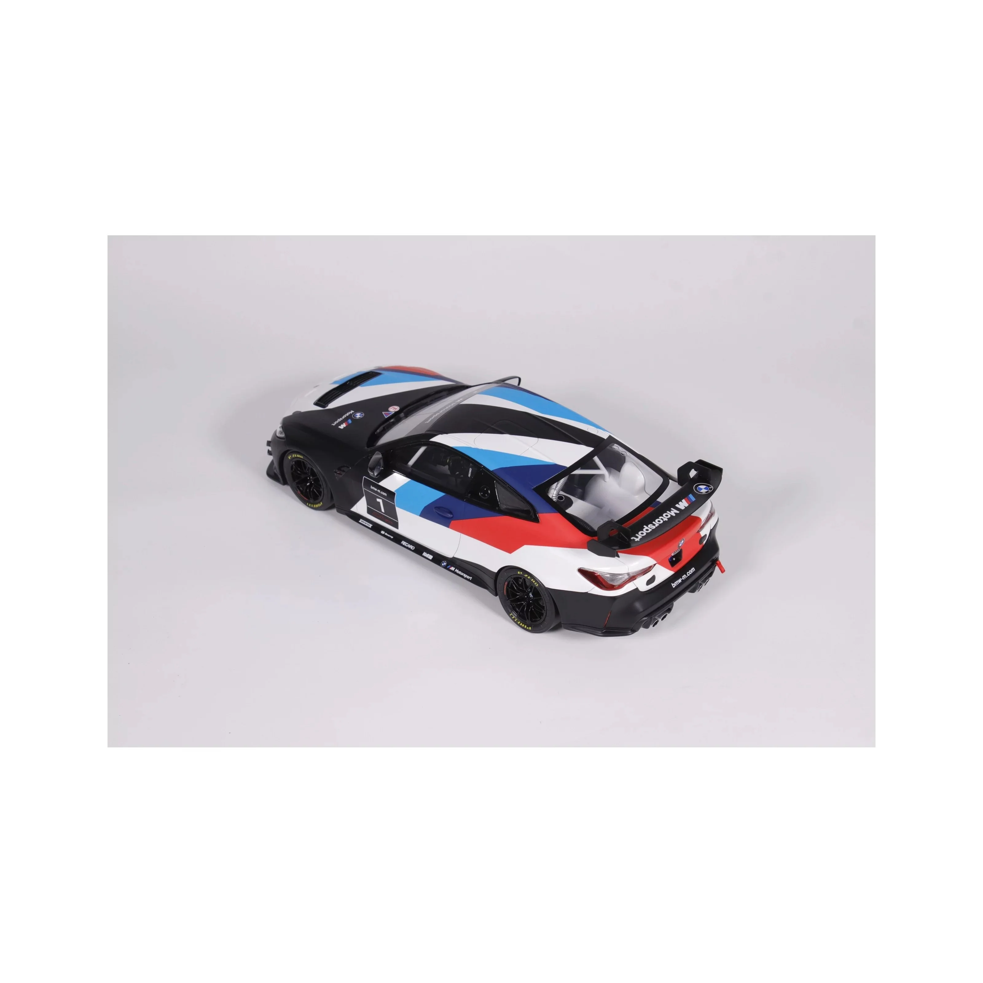 Otto 2022 BMW M4 GT4 No 1 Presentation Season 2022 1:18 - Image 12