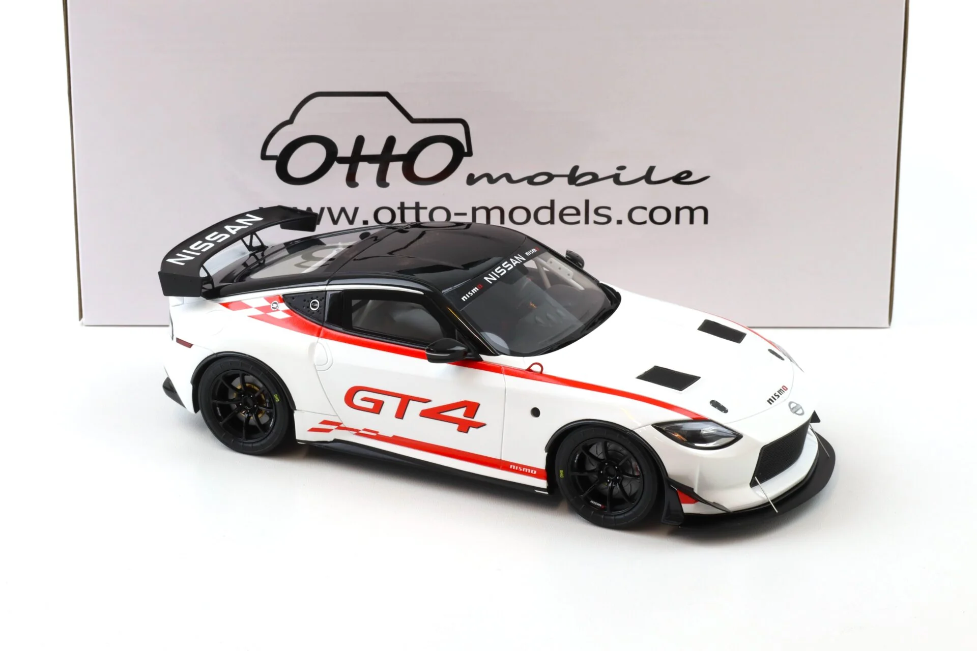 Otto 2022 Nissan 400 Z GT4 White w/ Red Trim 1:18 - Image 2