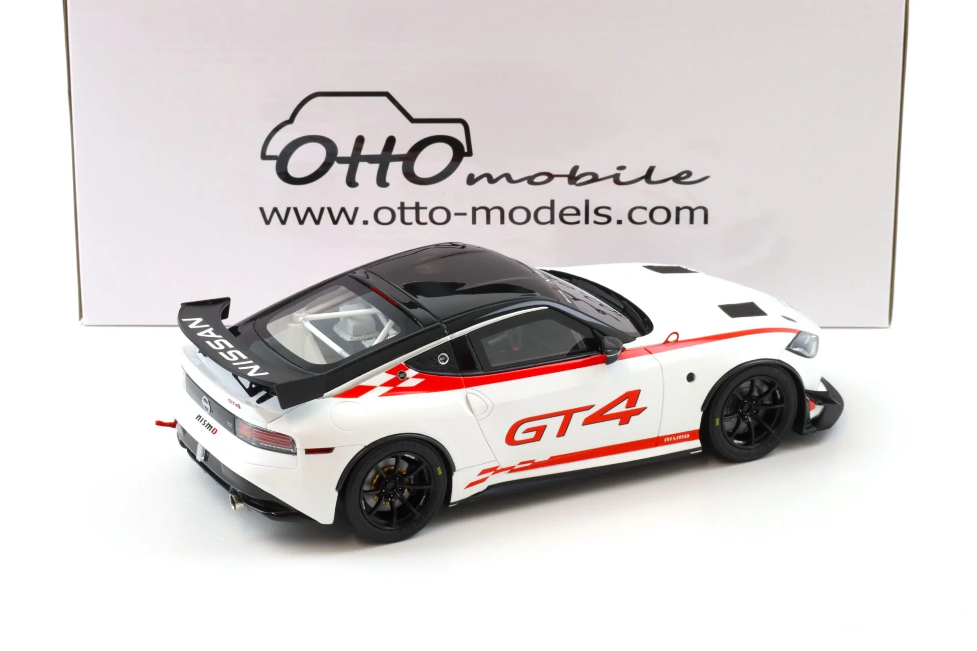 Otto 2022 Nissan 400 Z GT4 White w/ Red Trim 1:18 - Image 3