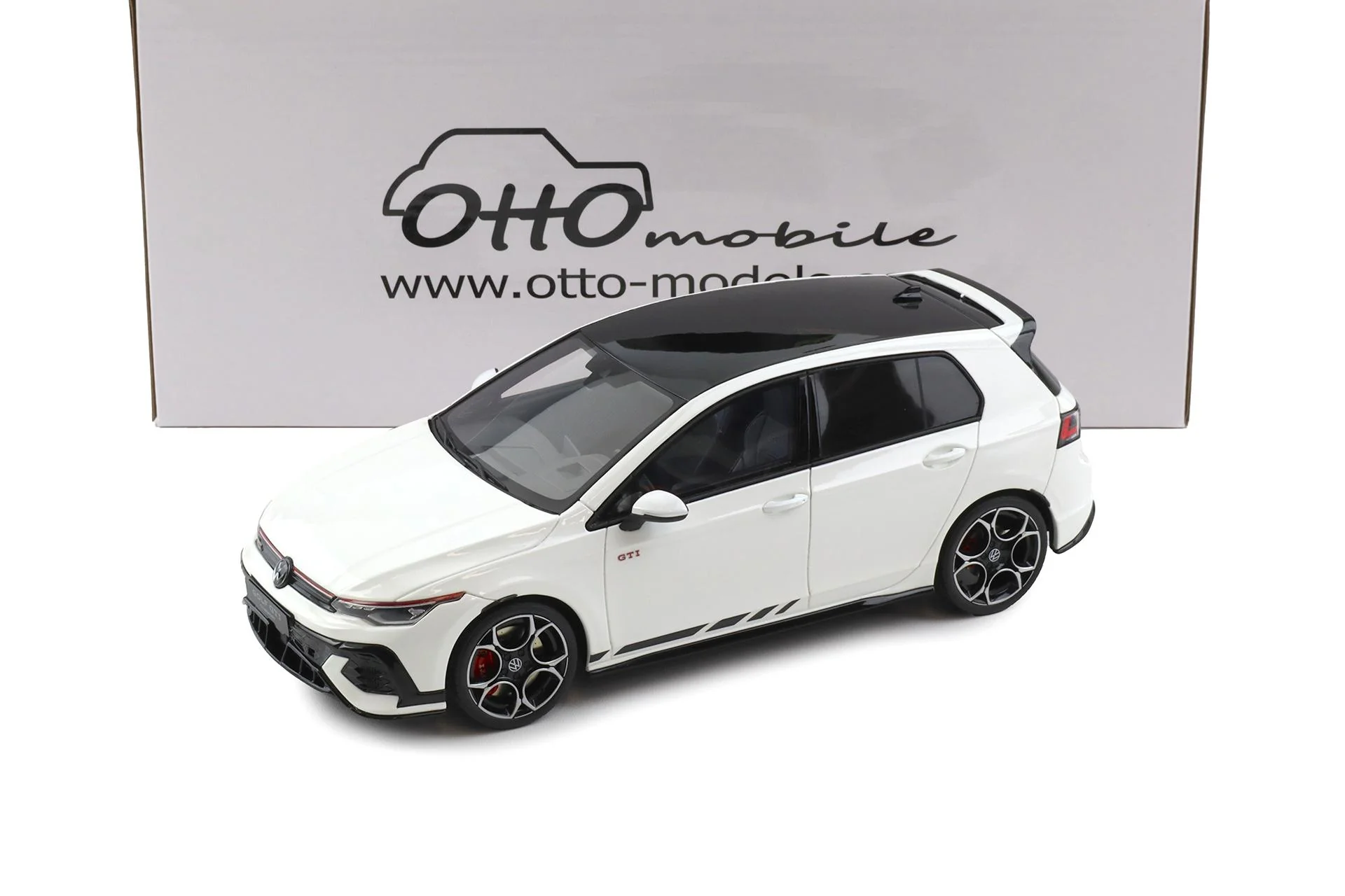 Otto 2024 Volkswagen Golf GTI MK8 Clubsport White 1:18