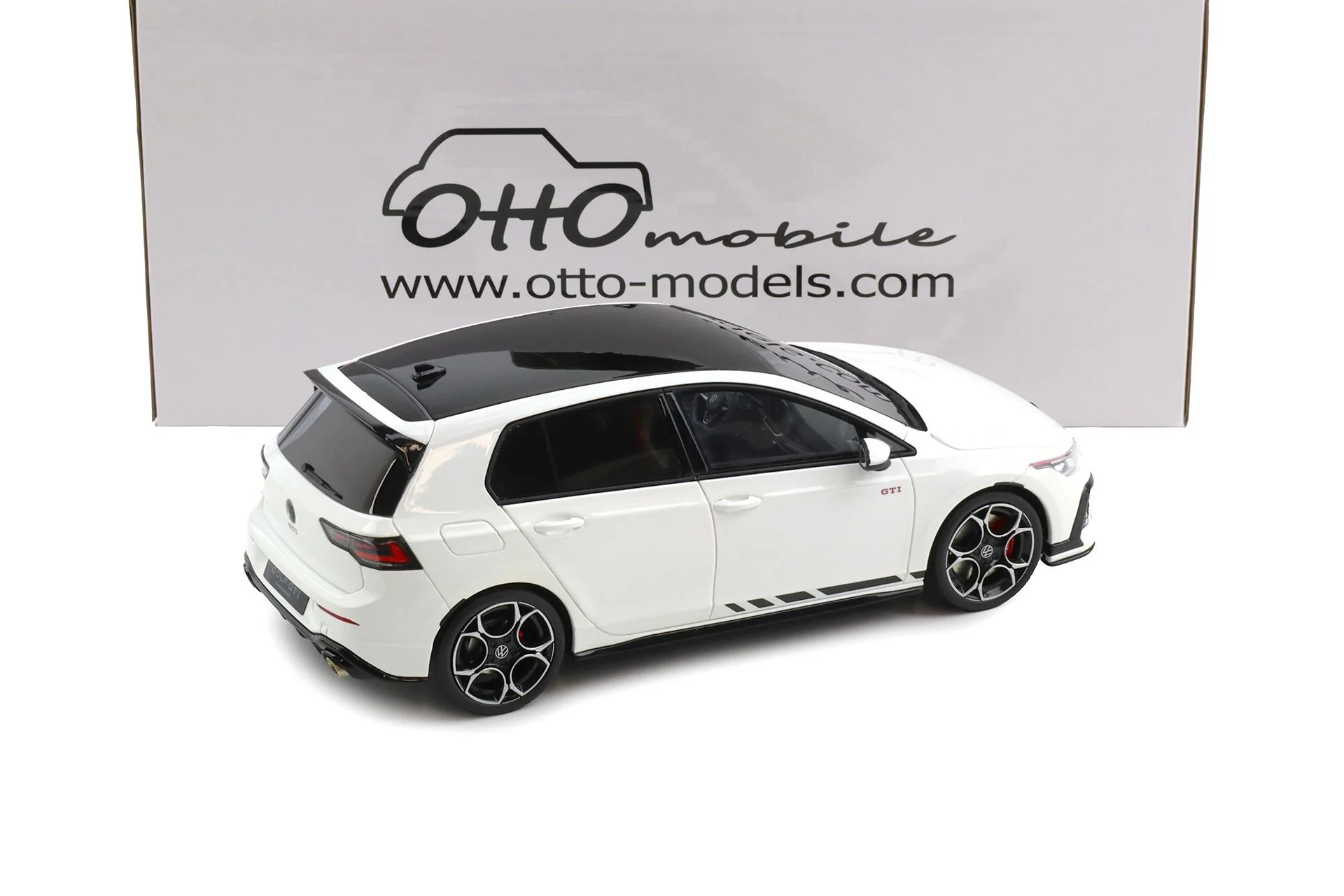 Otto 2024 Volkswagen Golf GTI MK8 Clubsport White 1:18 - Image 3