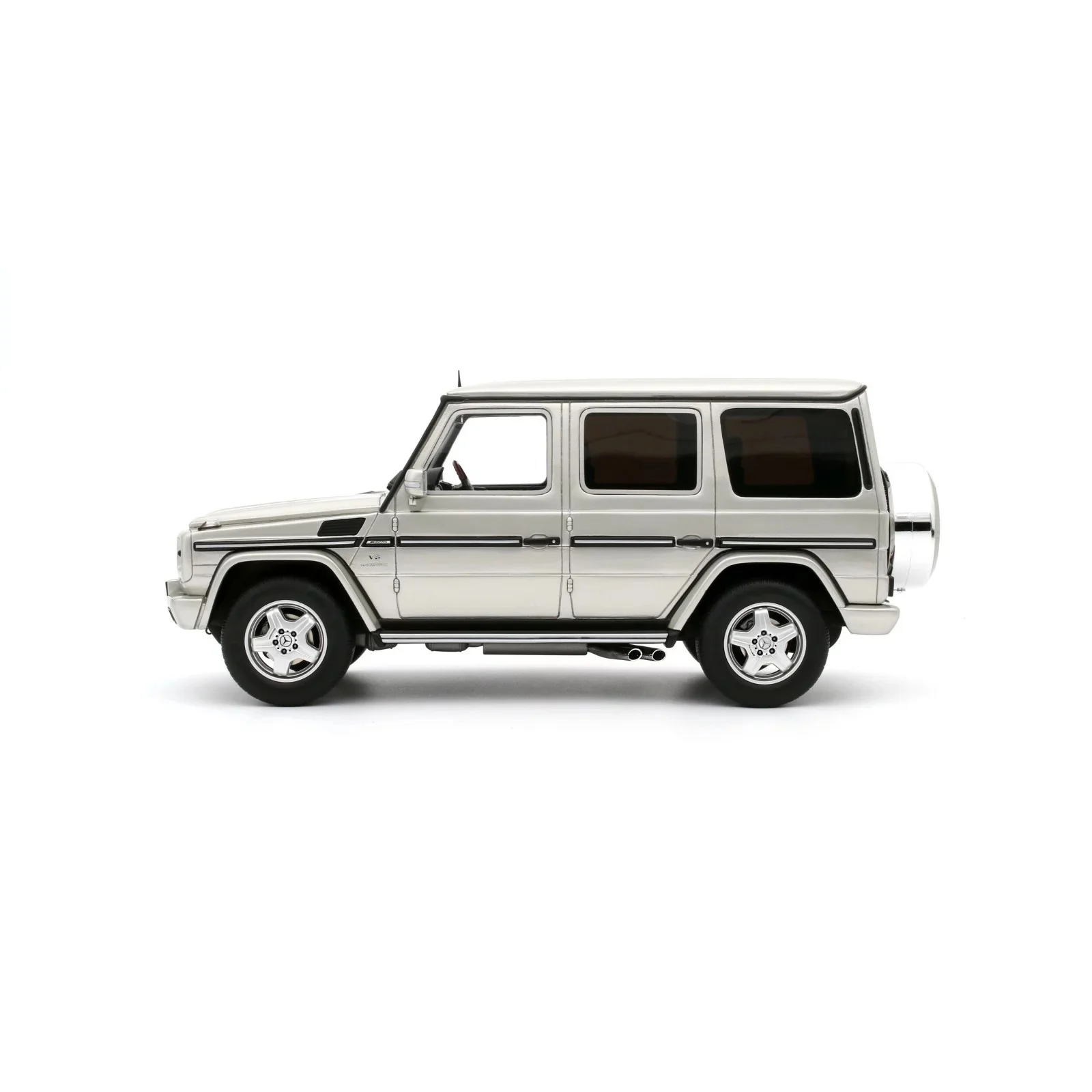 Otto Mercedes-Benz 2003 G-Class G55 AMG (W463) Iridium Silver 1:18 - Image 7
