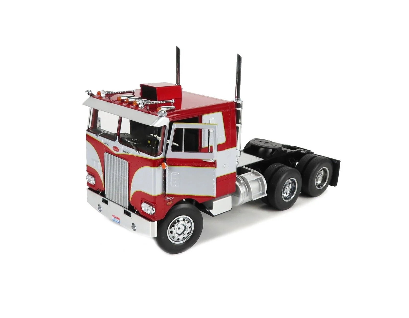 Road Kings 1977 Peterbilt 352 Pacemaker Semi Red and Silver 1:18 - Image 6