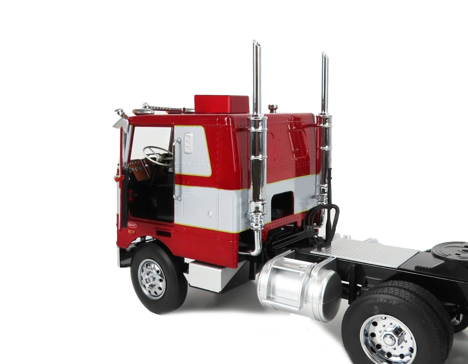 Road Kings 1977 Peterbilt 352 Pacemaker Semi Red and Silver 1:18 - Image 7