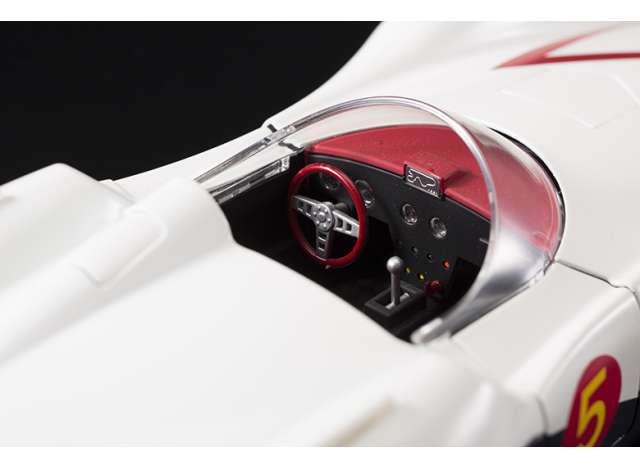 Schwyn Haas Hamilton Speed Racer #5 Mach 5 White Version 1:18 - Image 3