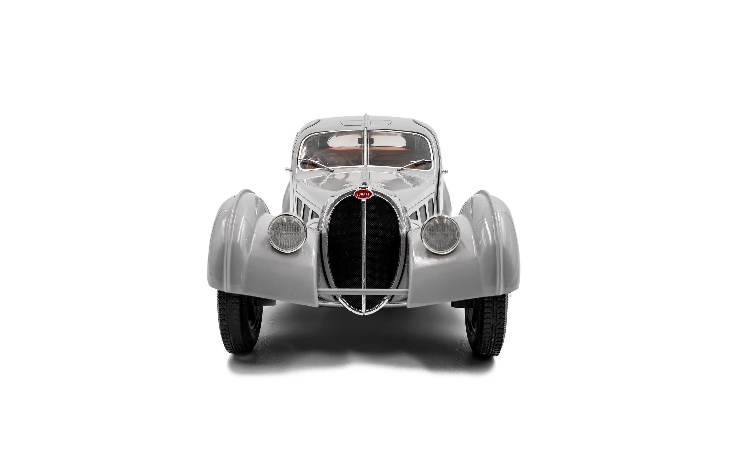 Solido 1937 Bugatti Atlantic Type 57 SC Matte Silver 1:18 - Image 6