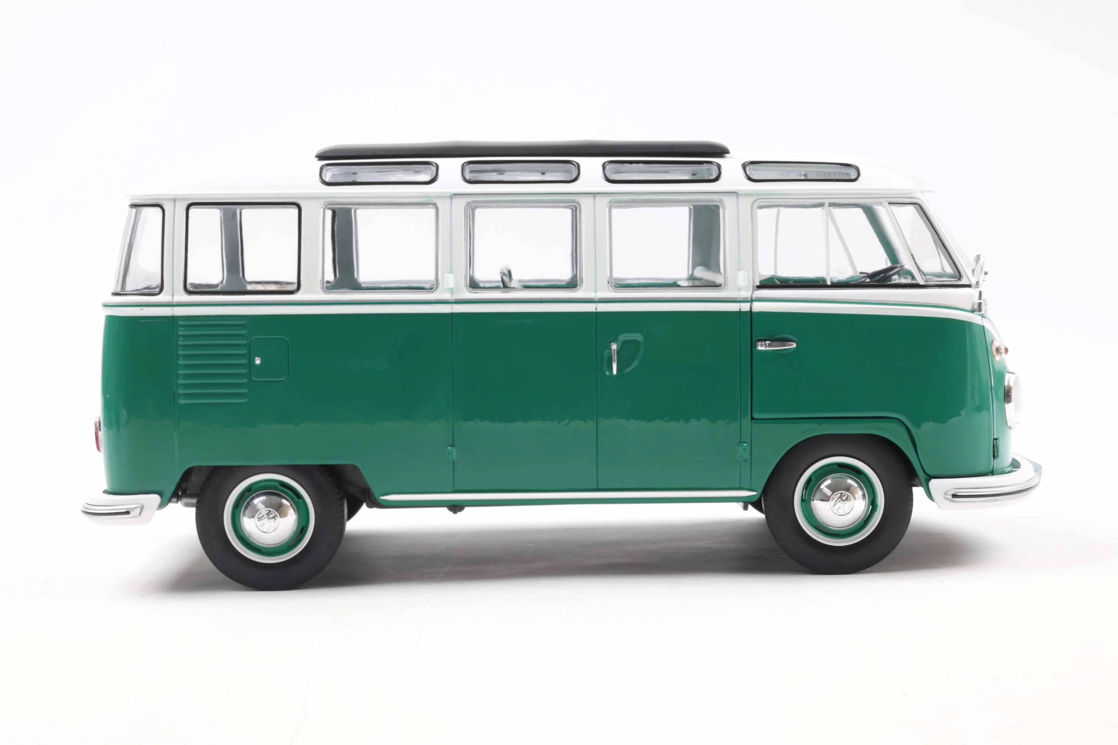 Solido 1962 Volkswagen T1 Samba Minibus Green 1:18 - Image 4