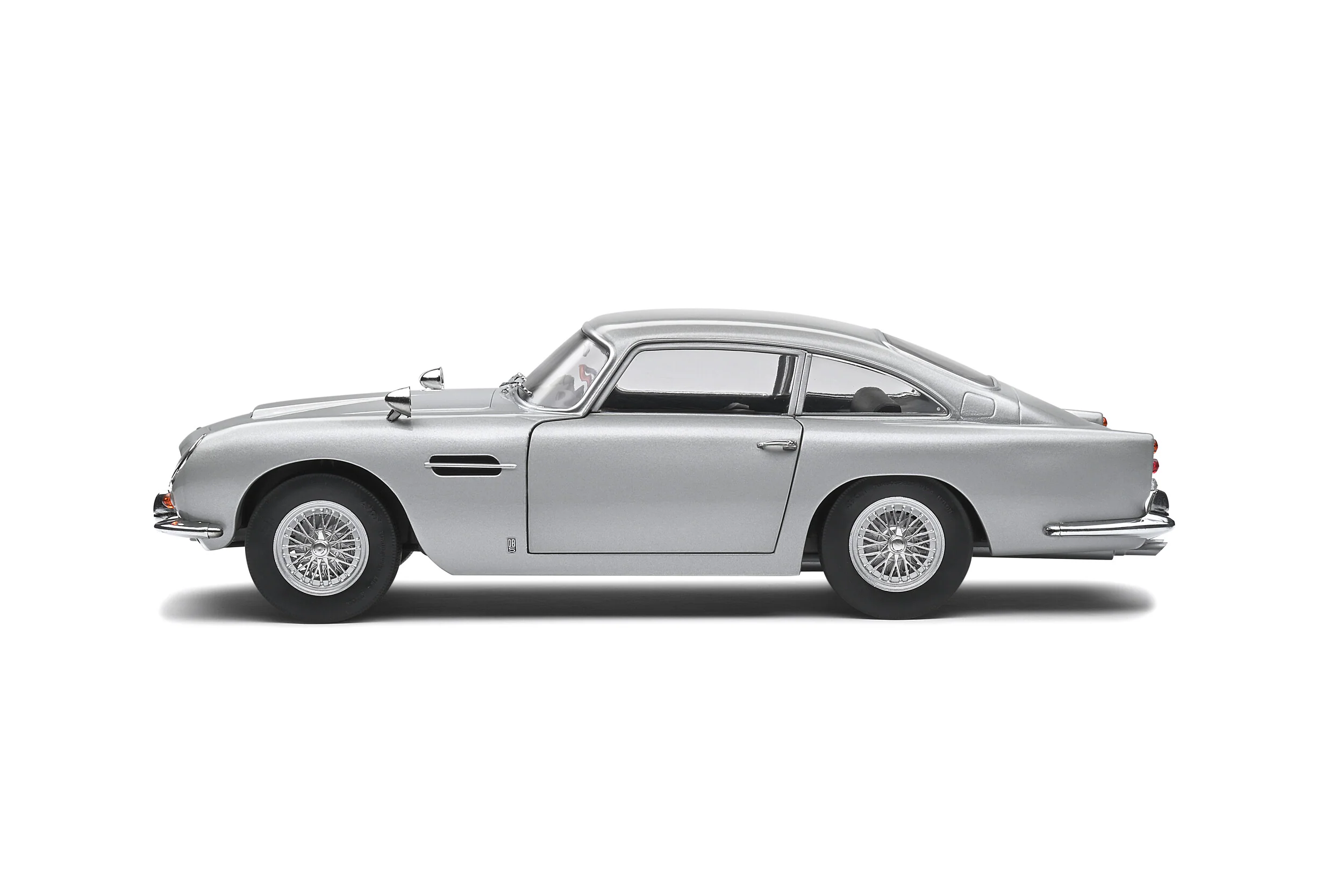 Solido 1964 Aston Martin Db5 Silver Birch 1:18 - Image 2