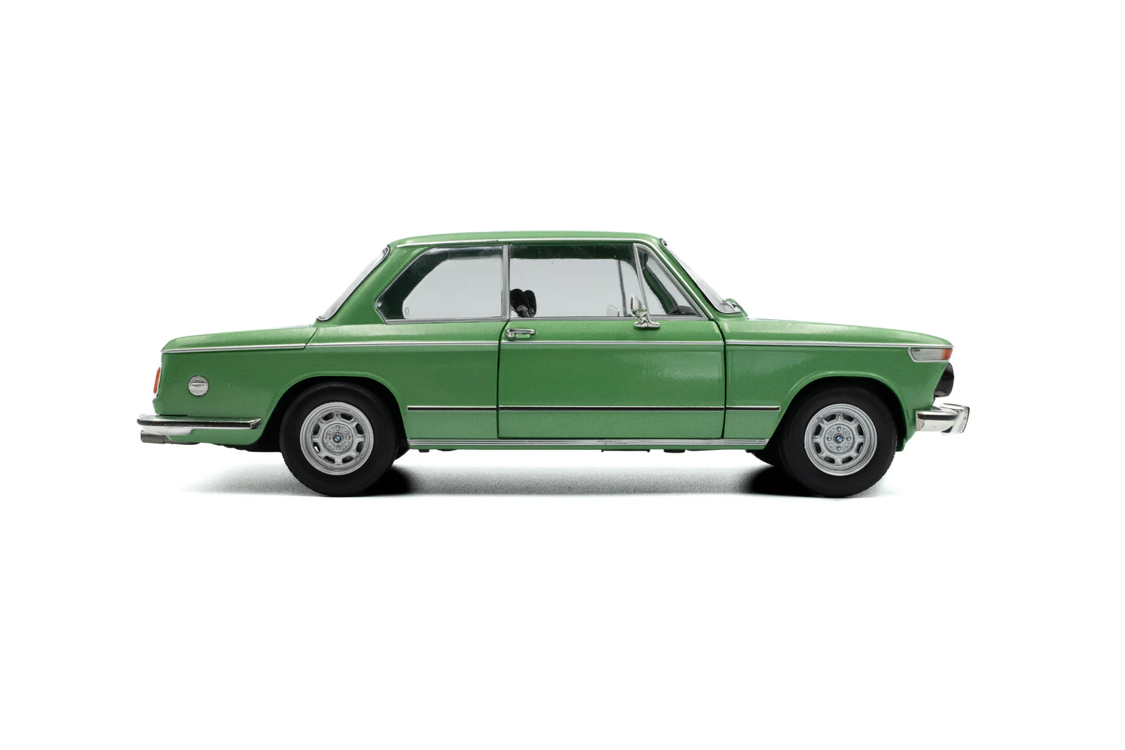 Solido 1971 BMW 1602 Coupe Taiga Green 1:18 - Image 5
