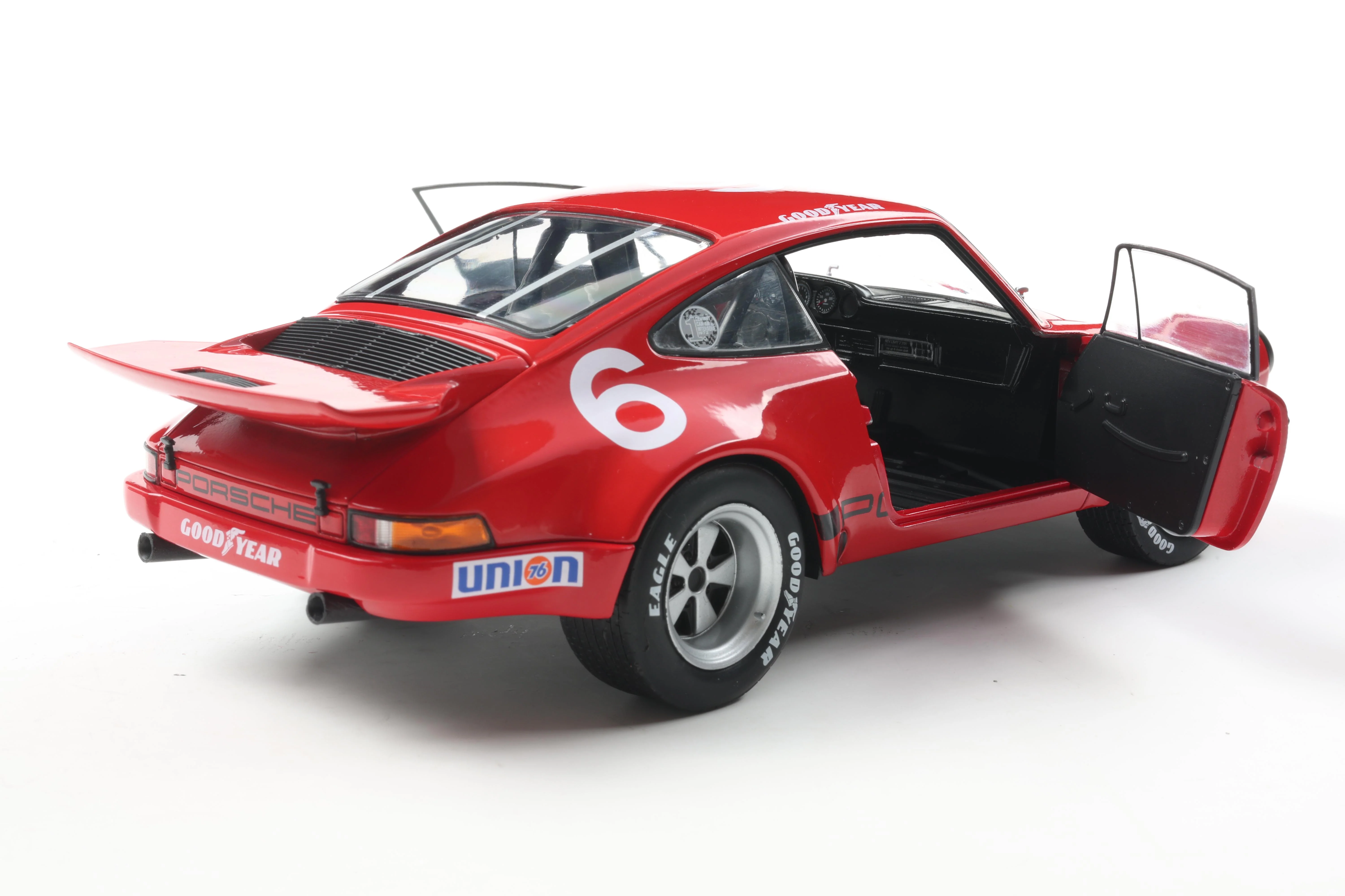 Solido 1974 Porsche 911 RS 3.0L #6 IROC Daytona Red Foyt 1:18 - Image 11