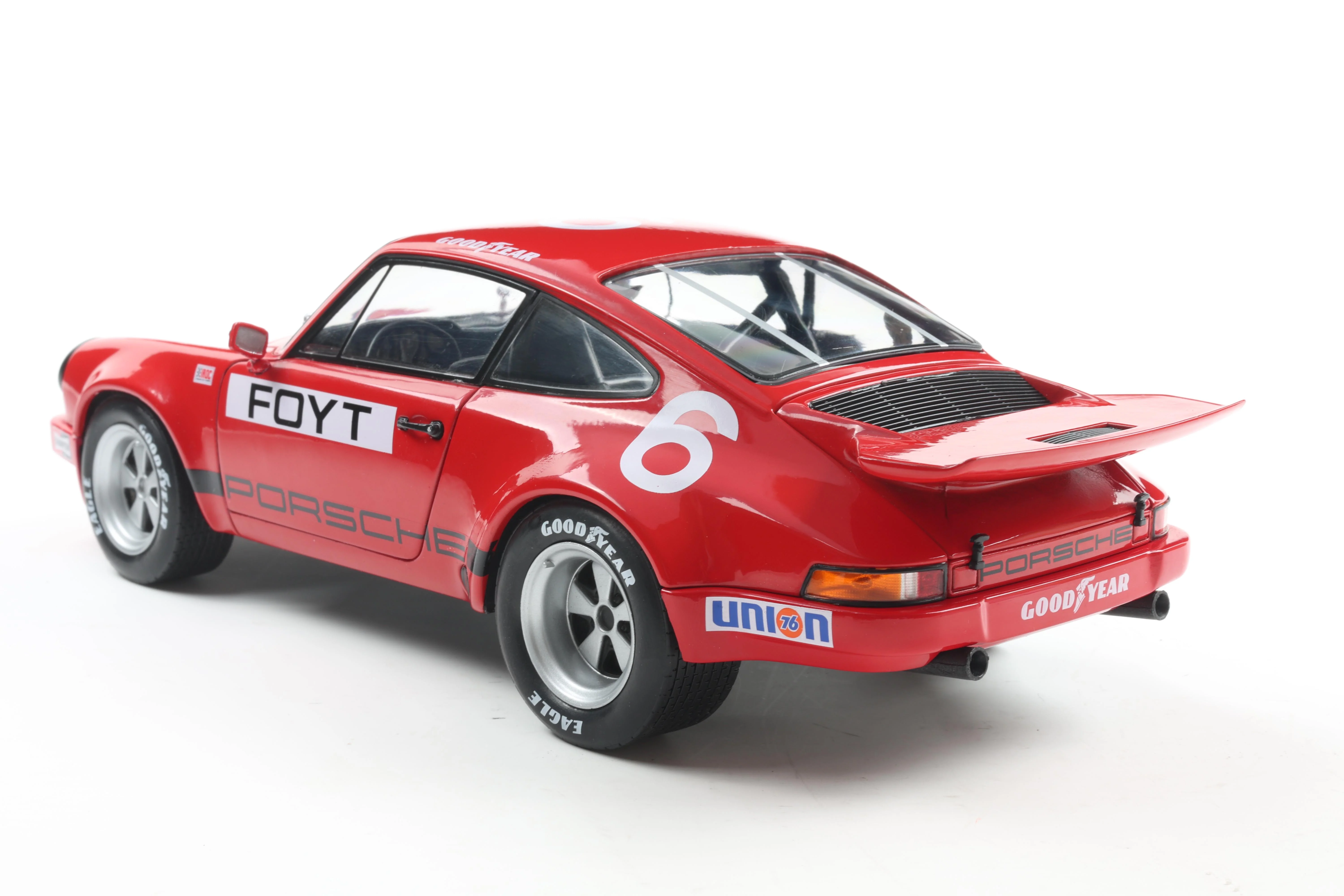 Solido 1974 Porsche 911 RS 3.0L #6 IROC Daytona Red Foyt 1:18 - Image 8