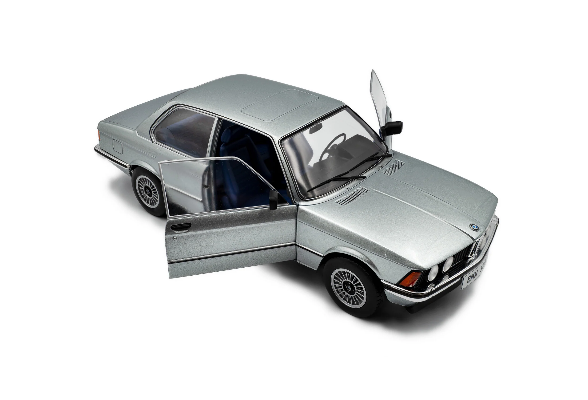 Solido 1980 BMW 323i (E21) Silver Blue Metallic 1:18 - Image 7