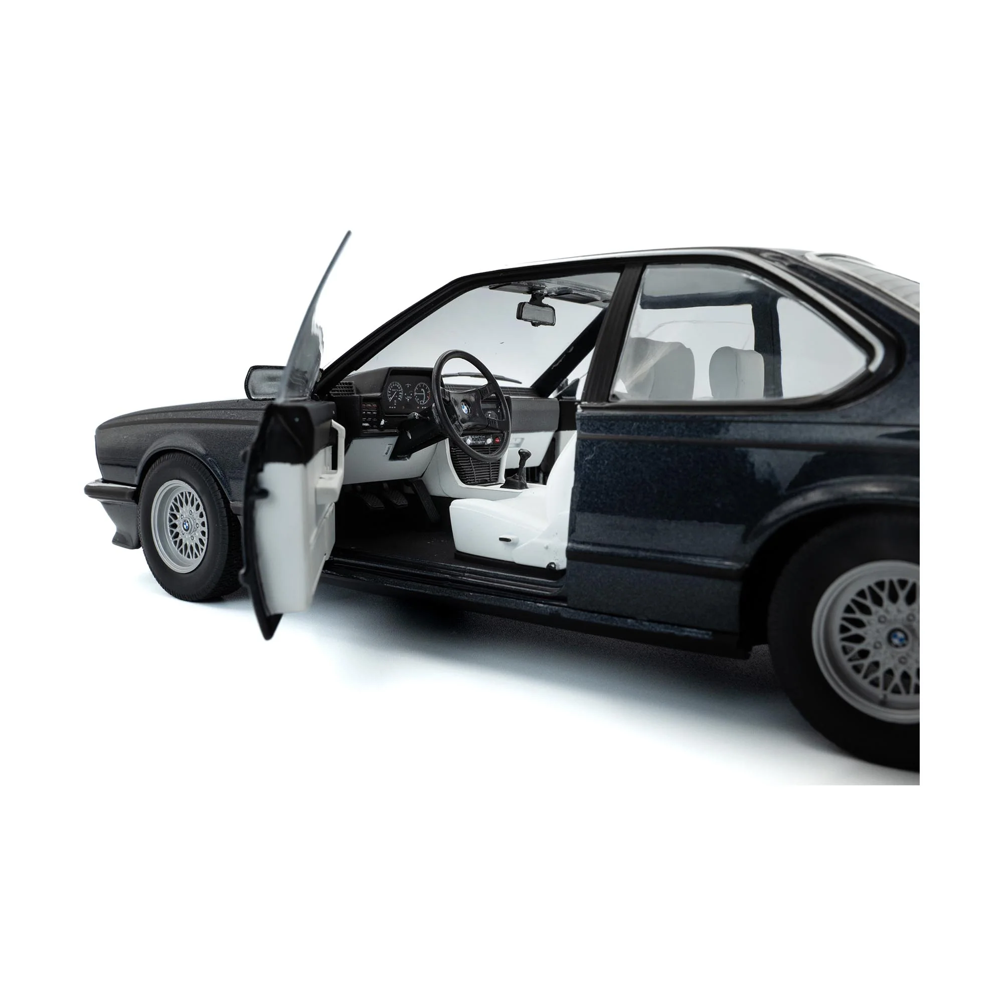Solido 1984 BMW 635 CSI (E24) Macau Blue 1:18 - Image 8