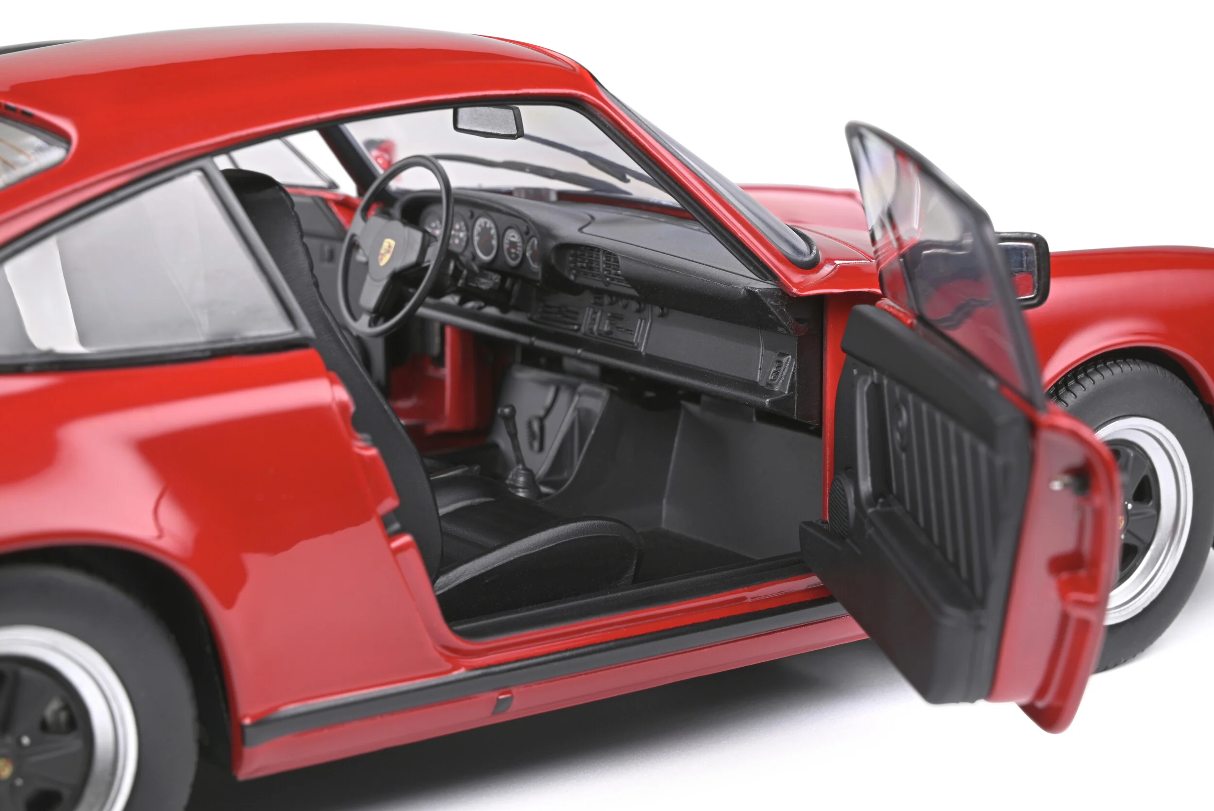 Solido 1984 Porsche 911 930 Carrera 3.2 SC Indian Red 1:18 - Image 10