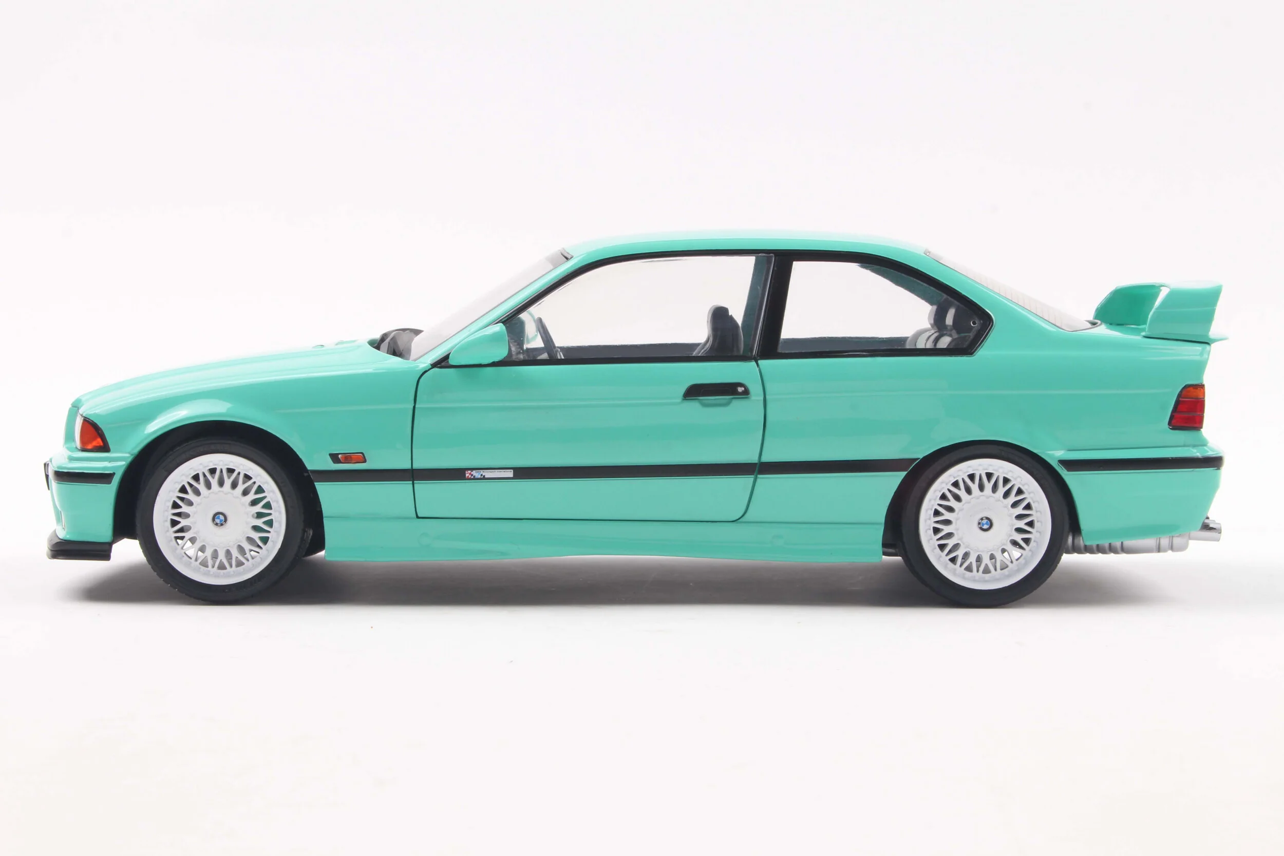 Solido 1991 BMW E36 M3 Coupe Mint Green 1:18 - Image 3