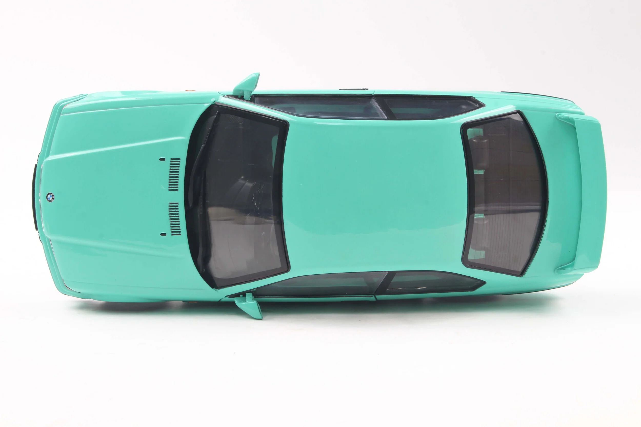 Solido 1991 BMW E36 M3 Coupe Mint Green 1:18 - Image 9