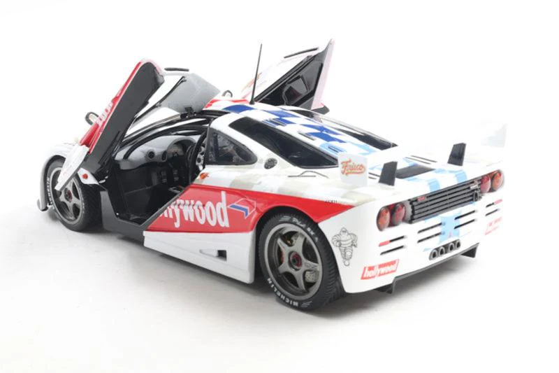 Solido 1996 Mclaren F1 GTR 6.1L V12 Short Tail Team Hollywood #01 Winner De Brasilia White 1:18 - Image 3