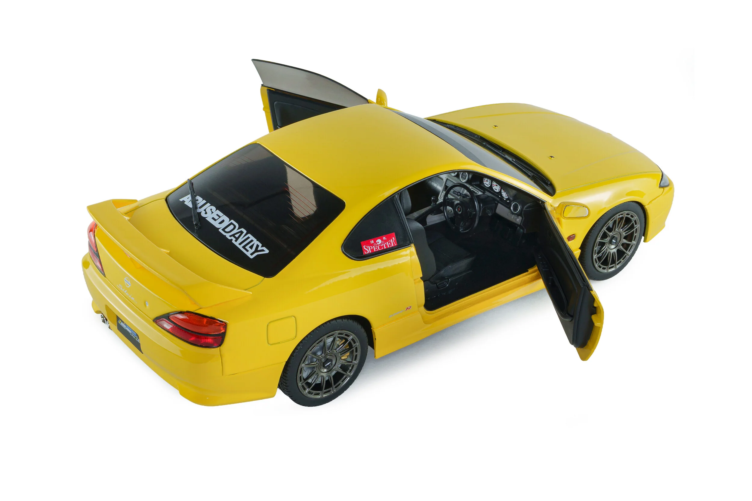 Solido 1999 Nissan Silvia (S15) Coupe Spec-R Aero Lightning Yellow 1:18 - Image 9