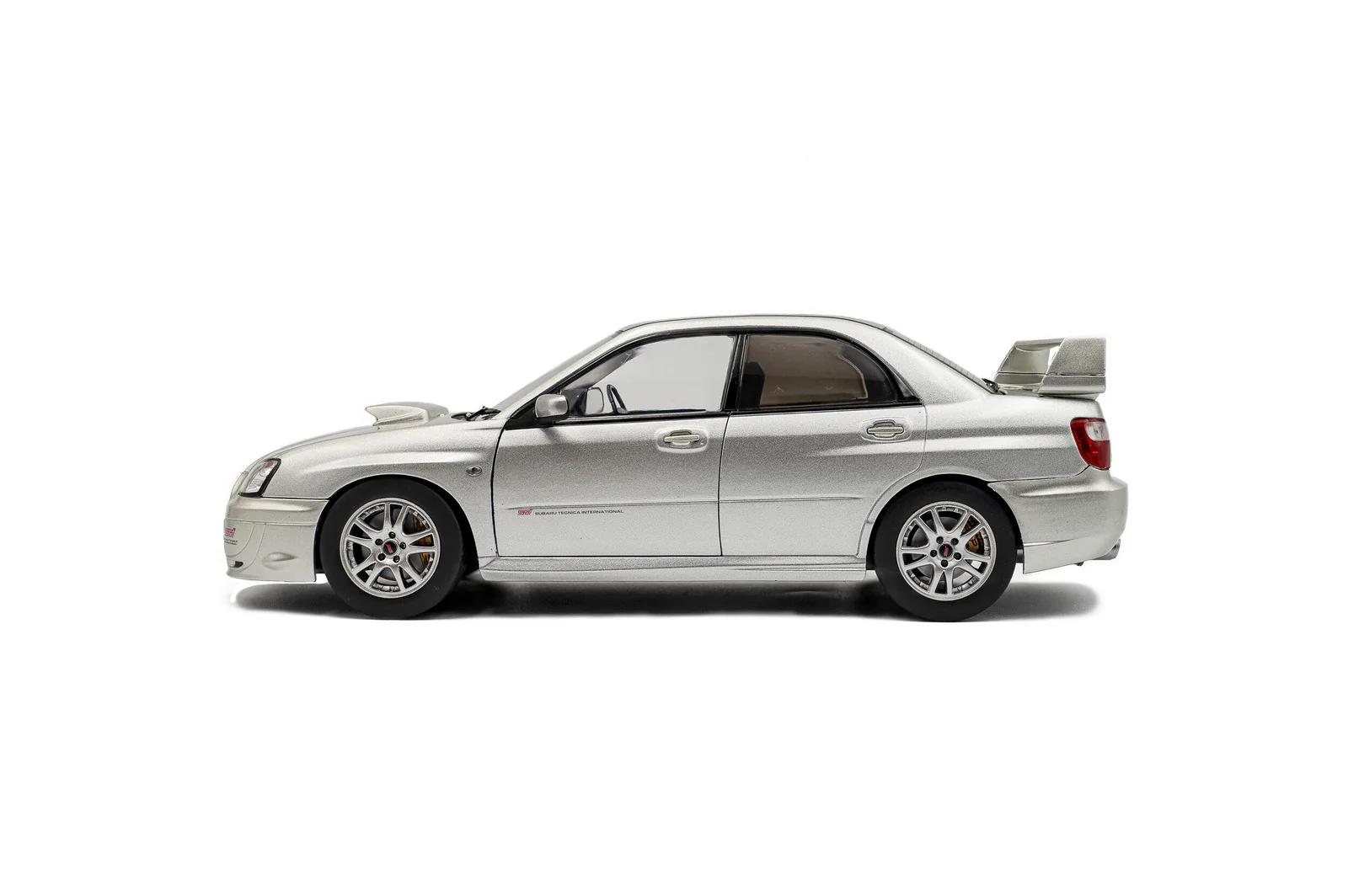 Solido 2003 Subaru WRX STi (GDB) Silver 1:18 - Image 2