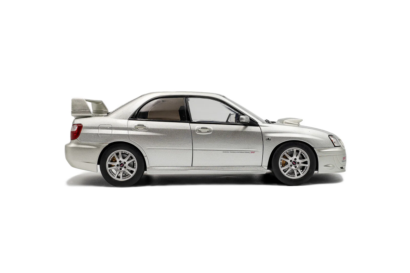 Solido 2003 Subaru WRX STi (GDB) Silver 1:18 - Image 5