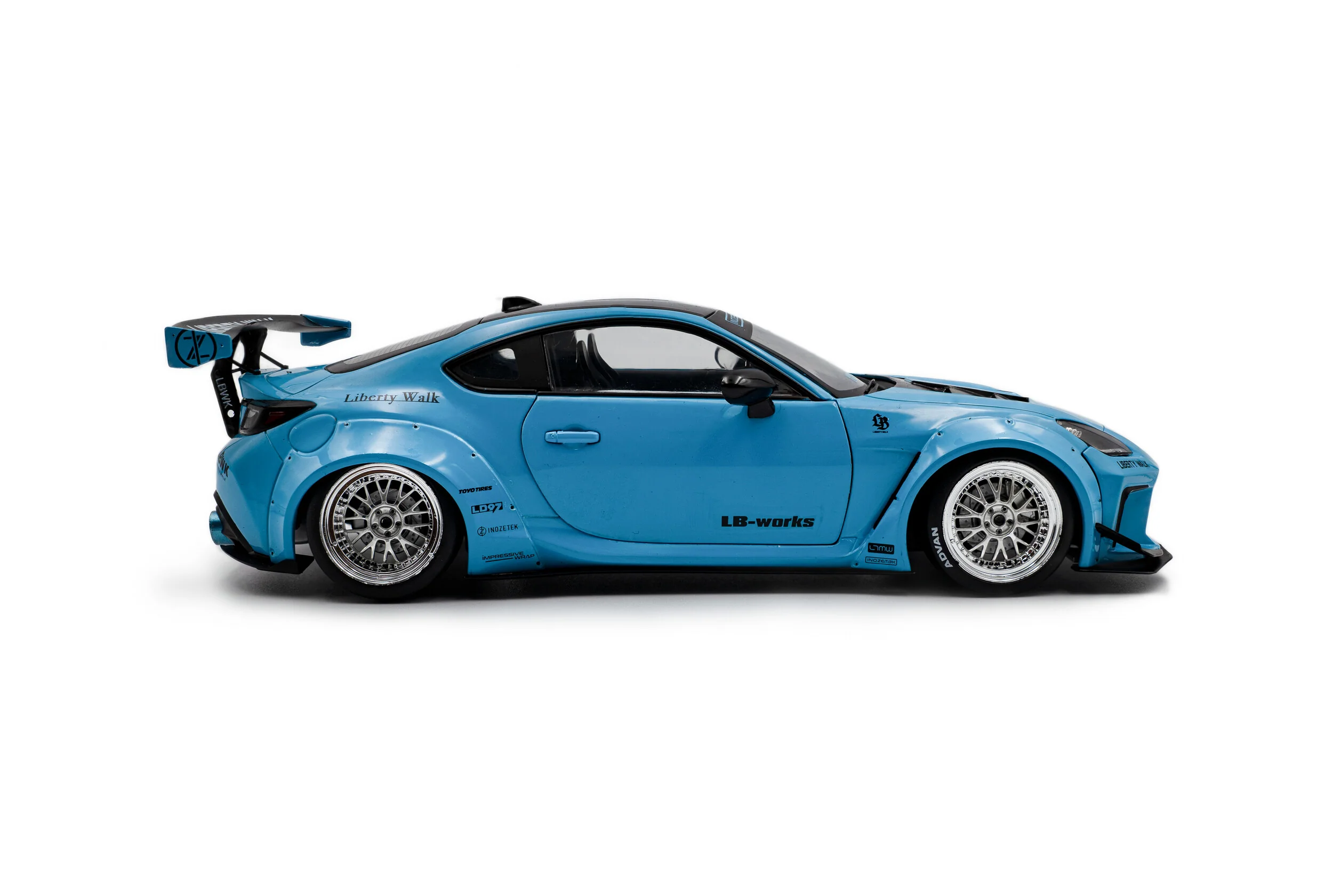 Solido 2024 Toyota GR86 LBWK Body Kit Baby Blue 1:18 - Image 5