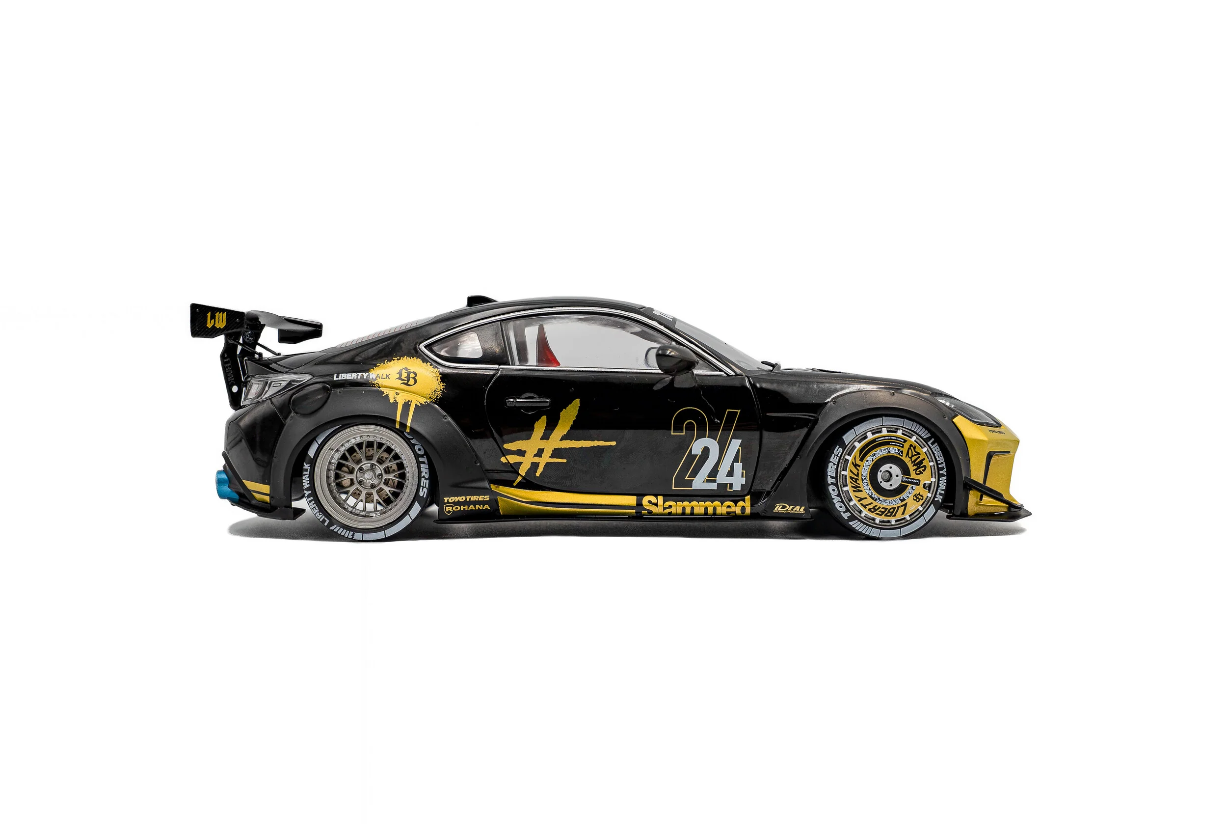 Solido 2024 Toyota GR86 LBWK Body Kit Black & Gold 1:18 - Image 5