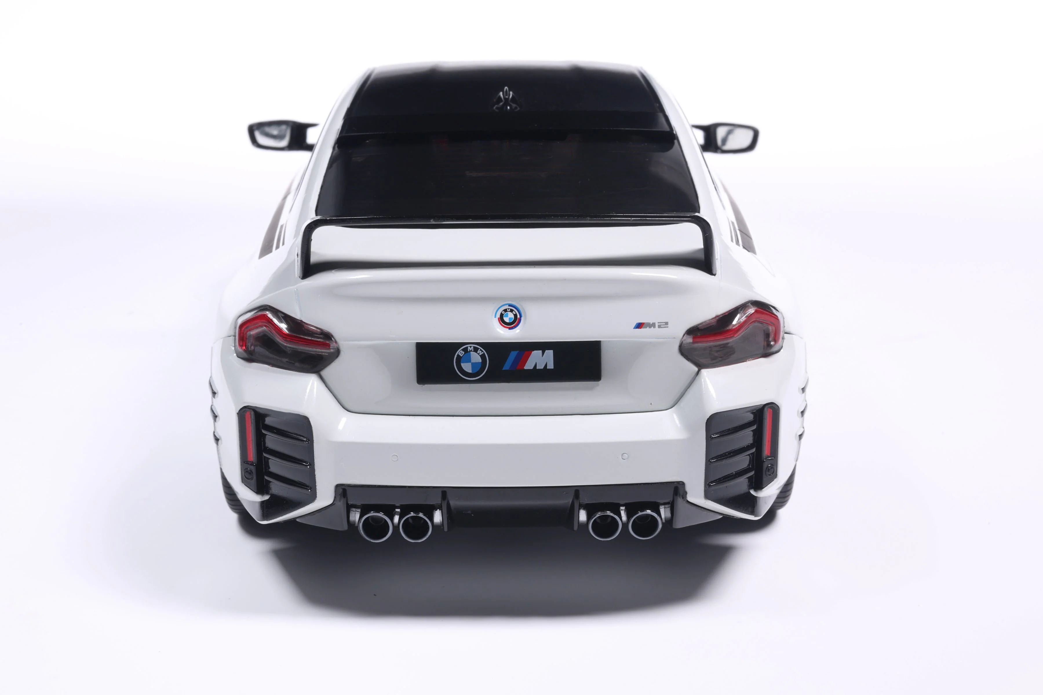 Solido 2025 BMW M2 M-Performance G87 Alpinweiss (Alpine White) 1:18 - Image 6