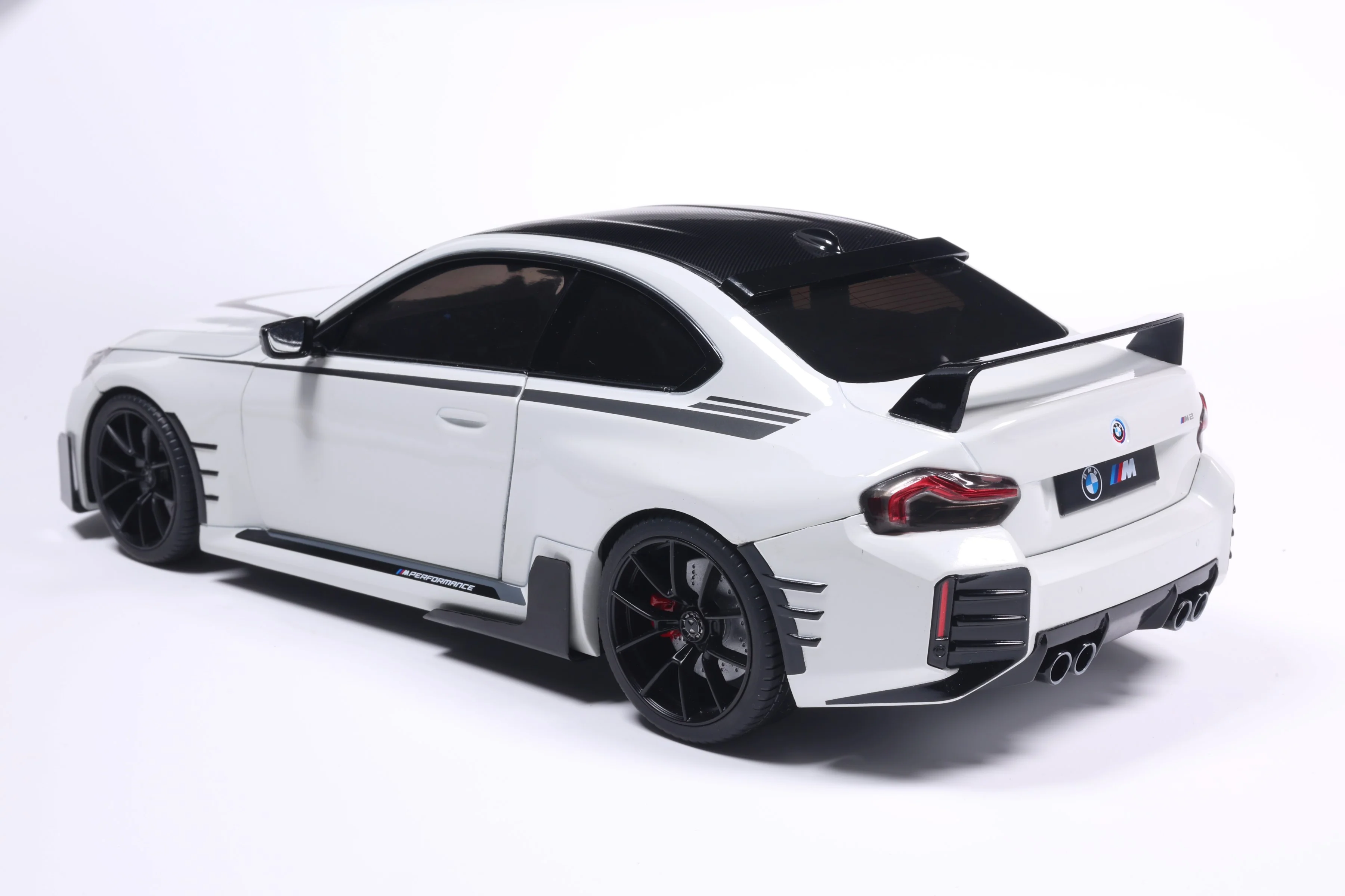 Solido 2025 BMW M2 M-Performance G87 Alpinweiss (Alpine White) 1:18 - Image 8