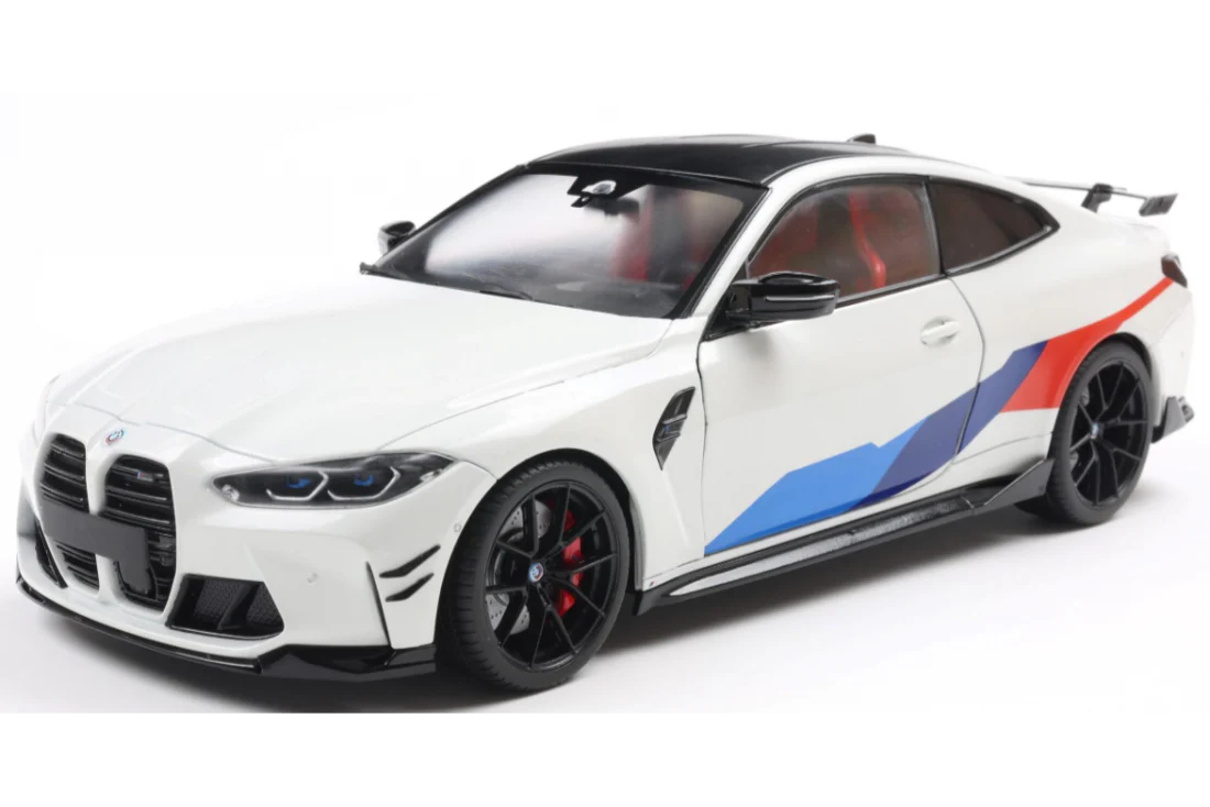 Solido 2025 BMW M4 M-Performance Pack G82 White 1:18