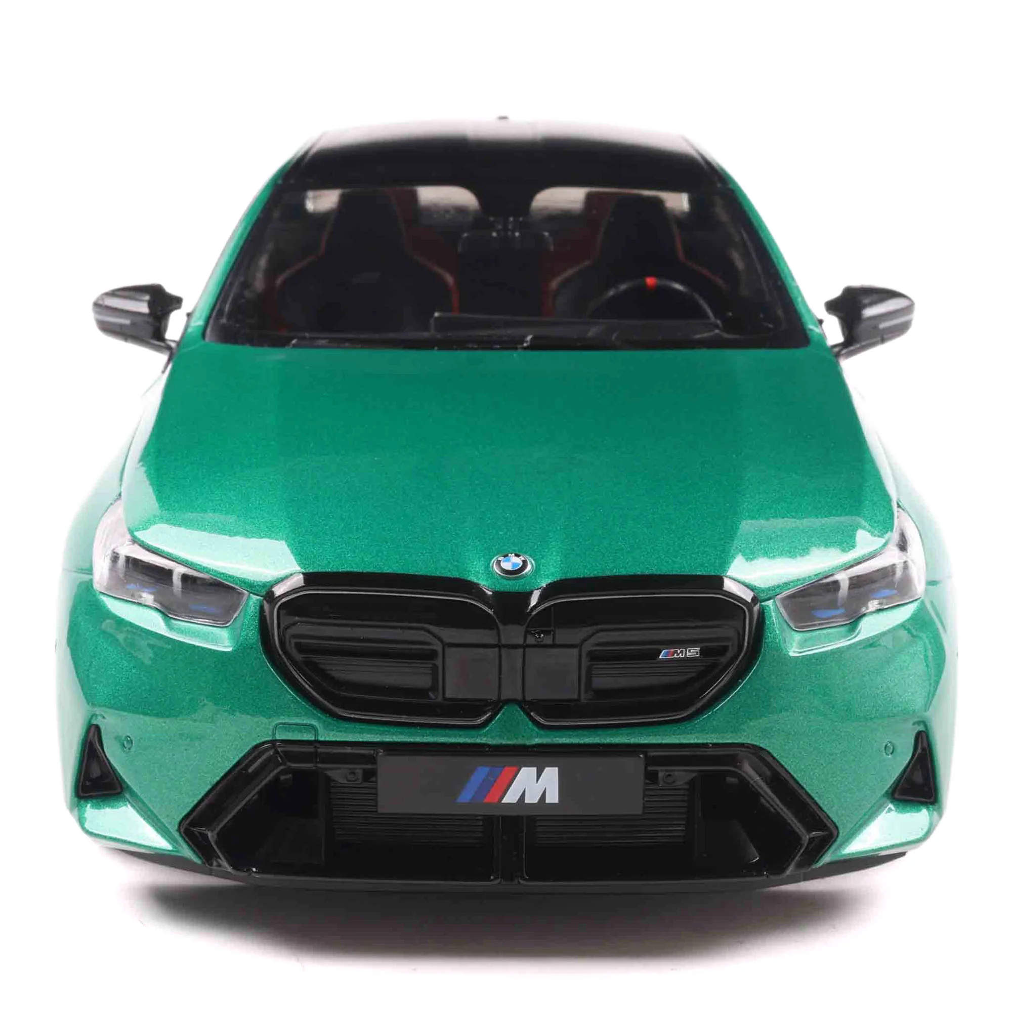 Solido 2025 BMW M5 (G90) Isle of Man Green Metallic 1:18 - Image 5