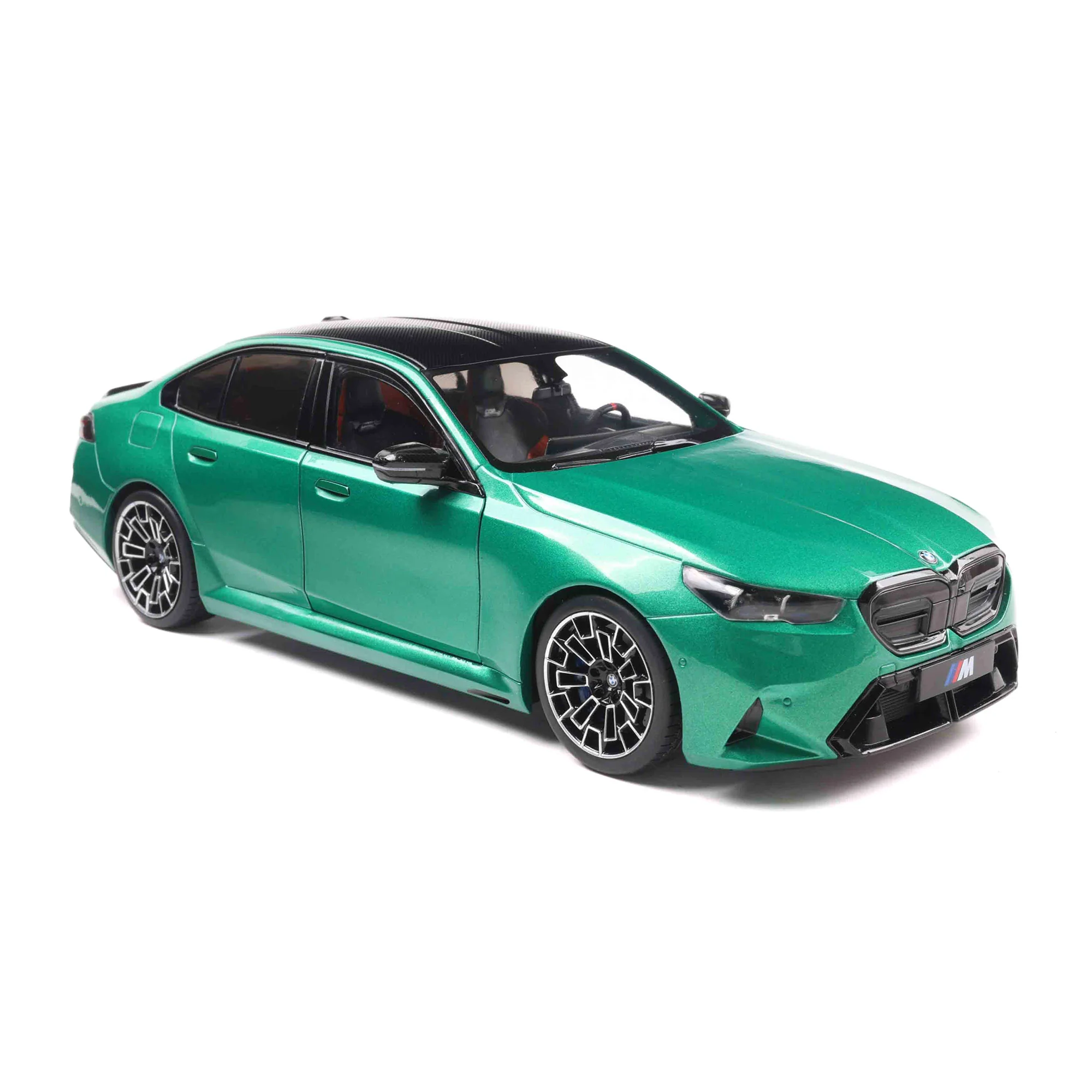 Solido 2025 BMW M5 (G90) Isle of Man Green Metallic 1:18 - Image 7