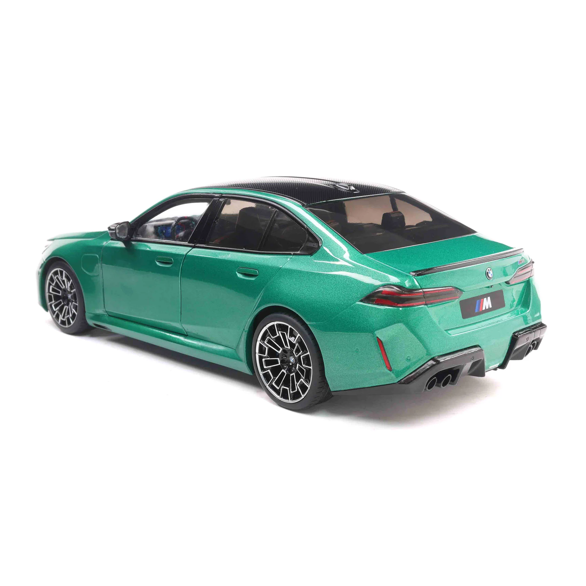 Solido 2025 BMW M5 (G90) Isle of Man Green Metallic 1:18 - Image 8