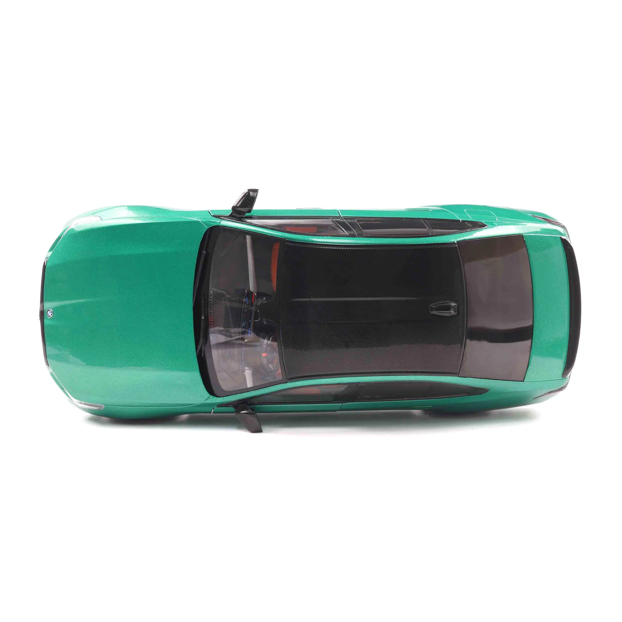 Solido 2025 BMW M5 (G90) Isle of Man Green Metallic 1:18 - Image 9