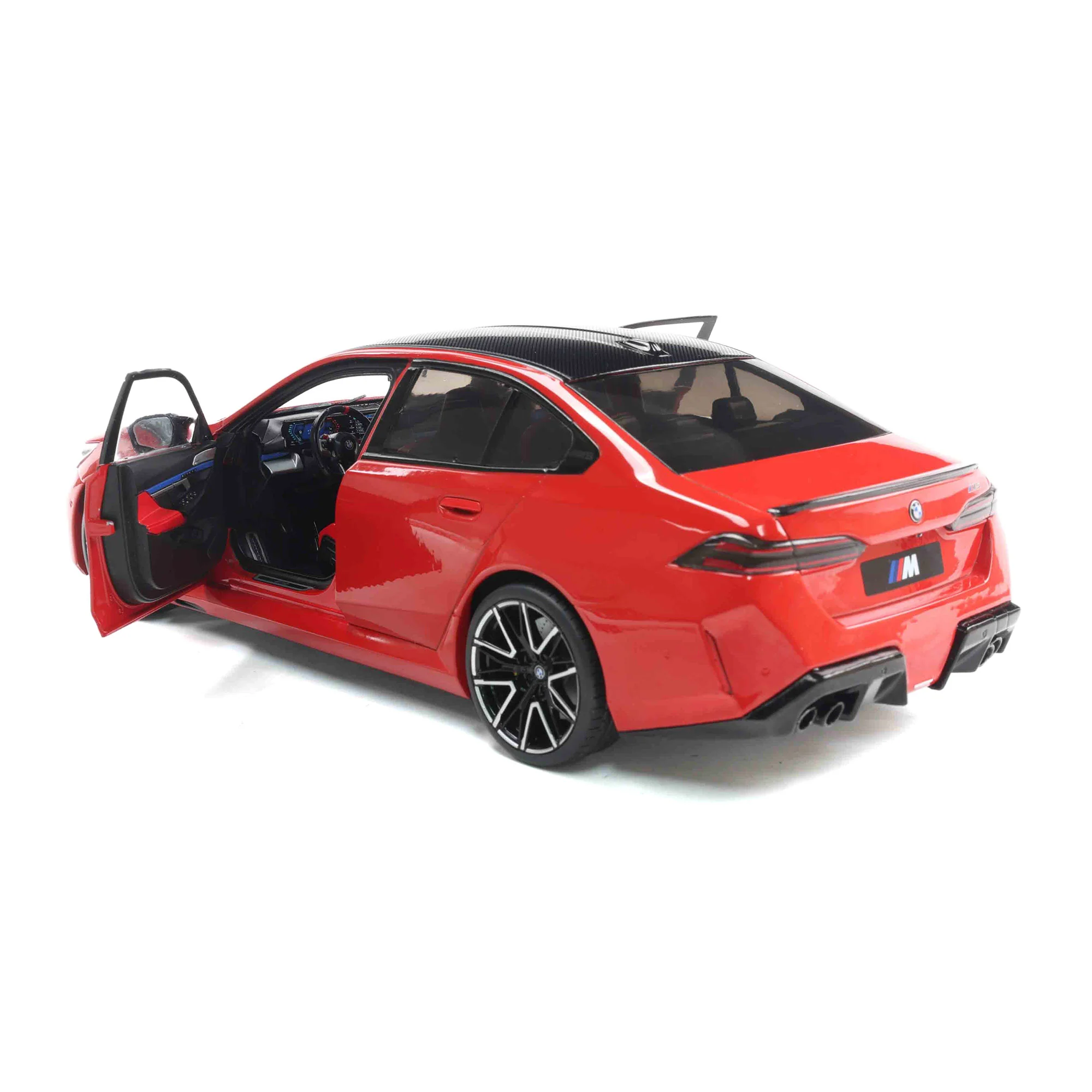 Solido 2025 BMW M5 (G90) Fire Red 1:18 - Image 13