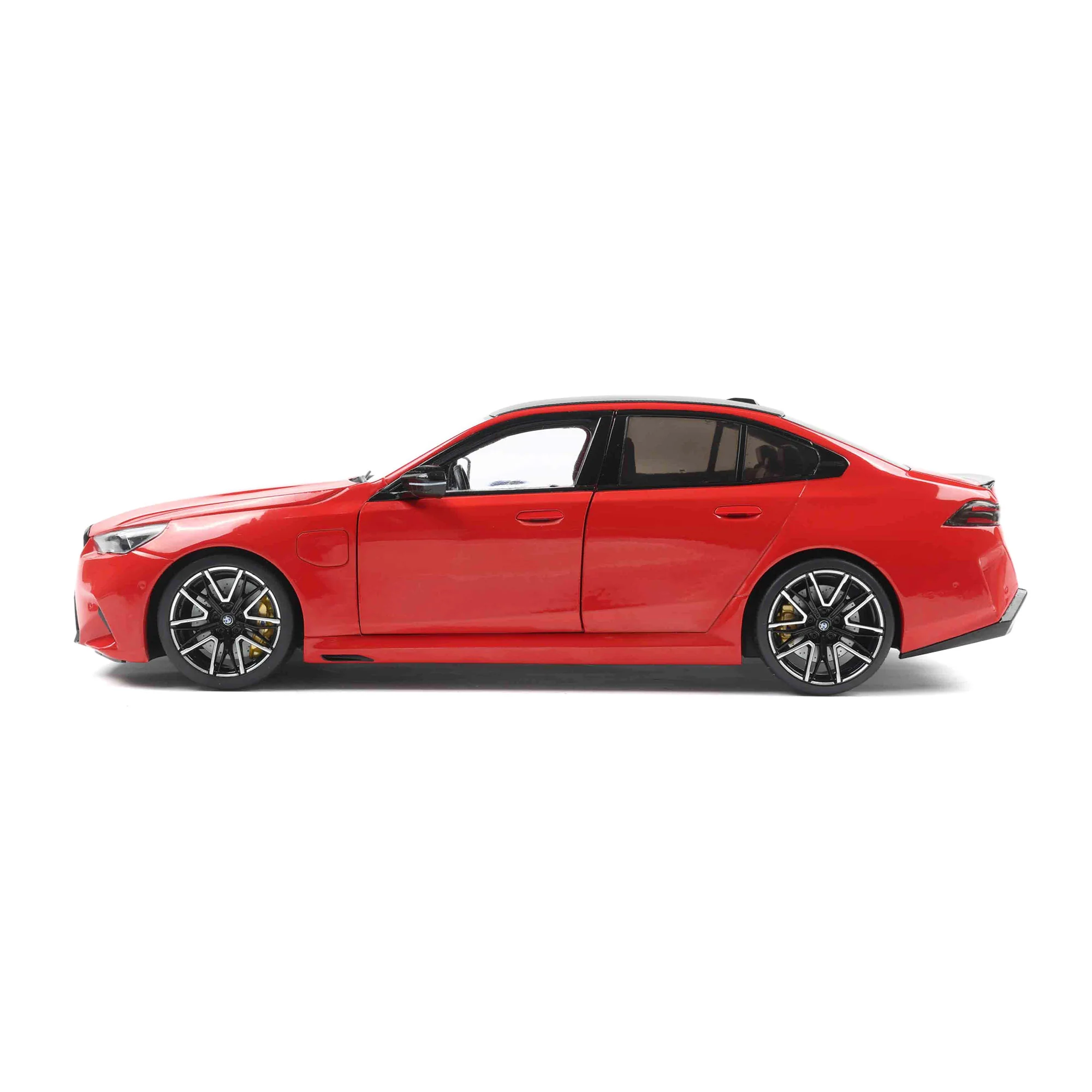 Solido 2025 BMW M5 (G90) Fire Red 1:18 - Image 3