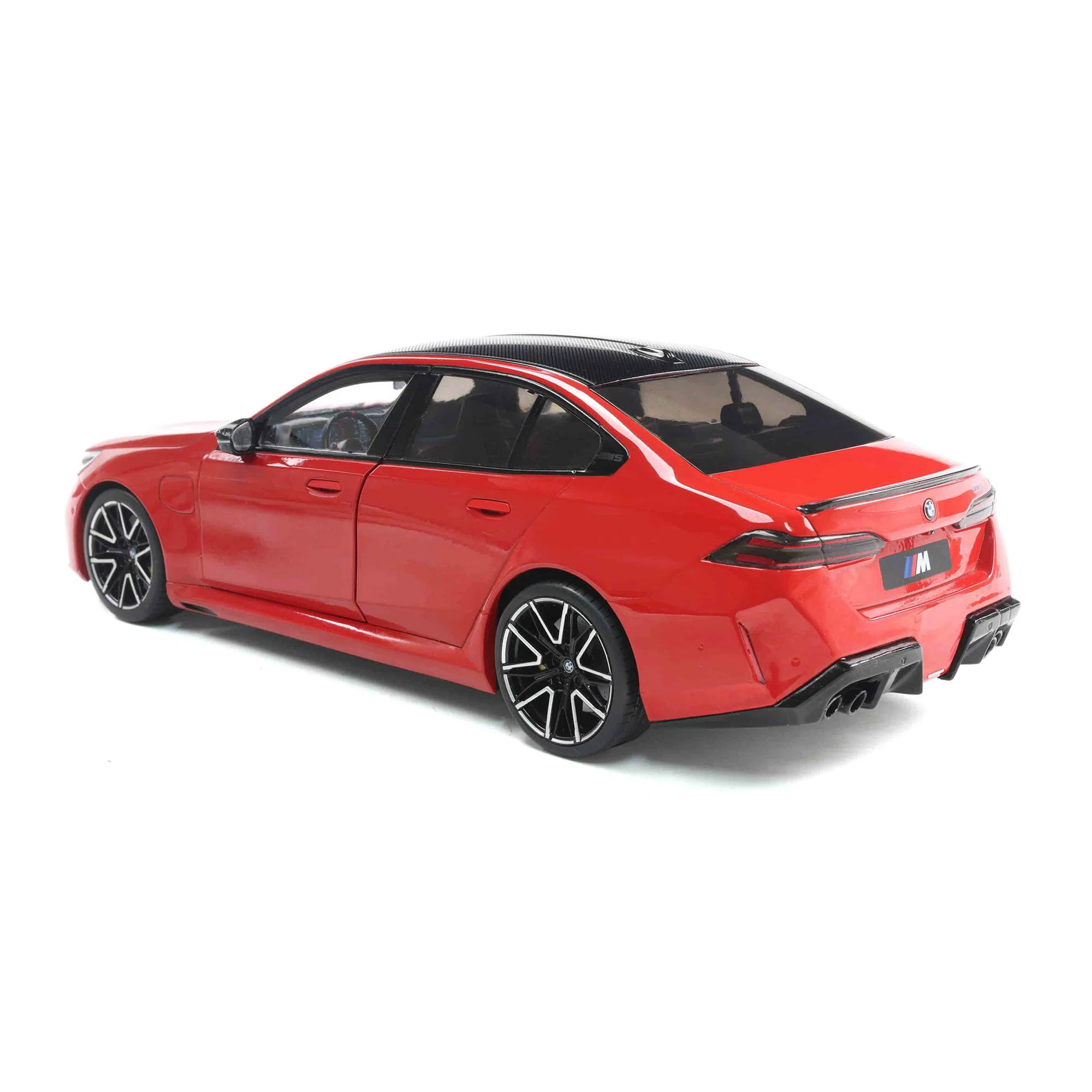 Solido 2025 BMW M5 (G90) Fire Red 1:18 - Image 8