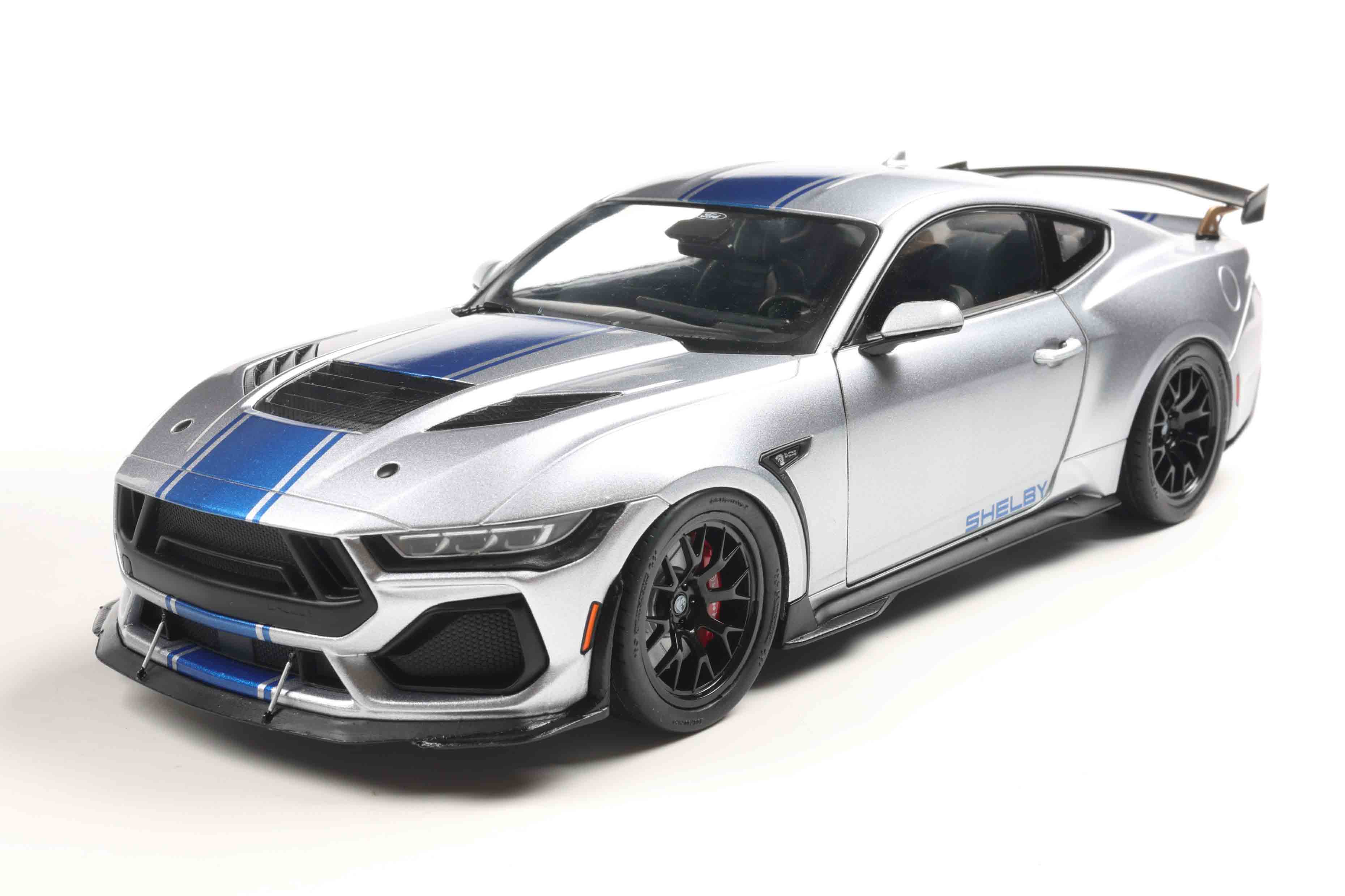 Solido 2025 Ford Shelby Mustang Super Snake Grey with Blue Stripes 1:18