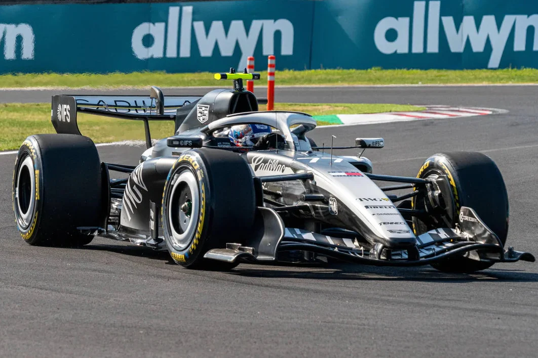 Spark-Model Cadillac F1 Team TBC #77 Australian GP 2026 (Bottas) 1:18 WITH DISPLAY