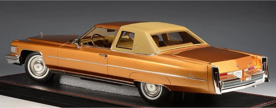 Stamp Model 1976 Cadillac Coupe DeVille Amberlite Firemist (Gold) 1:18 - Image 2