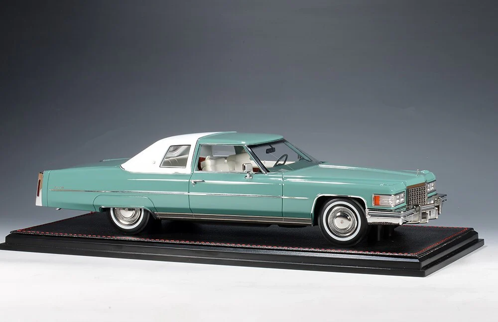 Stamp Model 1976 Cadillac Coupe DeVille Dunbarton Green 1:18 - Image 2