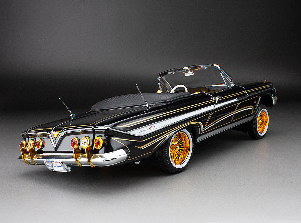 Sun-Star 1961 Chevy Impala Open Convertible Lowrider w Movable Suspension Black w/ Gold Wheels 1:18 - Image 18