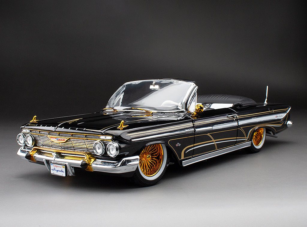 Sun-Star 1961 Chevy Impala Open Convertible Lowrider w Movable Suspension Black w/ Gold Wheels 1:18 - Image 2