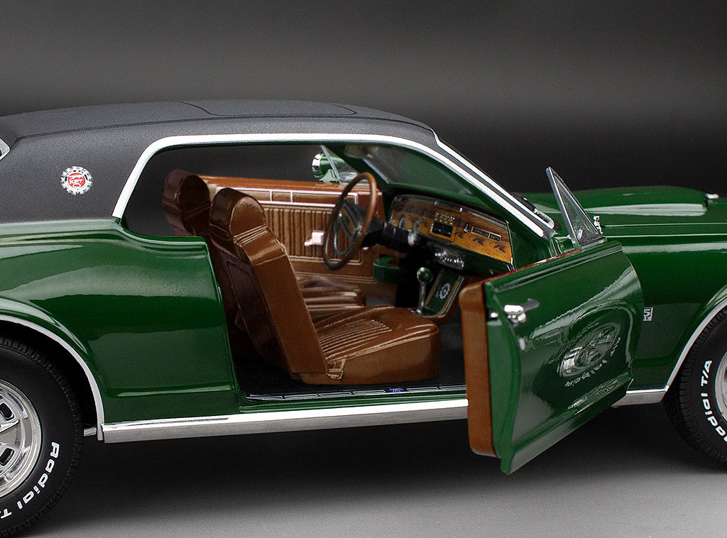 Sun-Star 1968 Mercury Cougar XR7G Coupe August Green 1:18 - Image 10